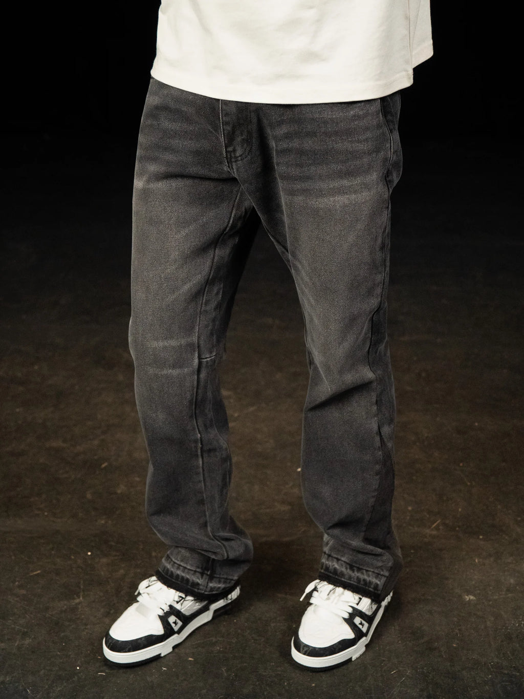 Siarr Flared Jeans - Washed Black