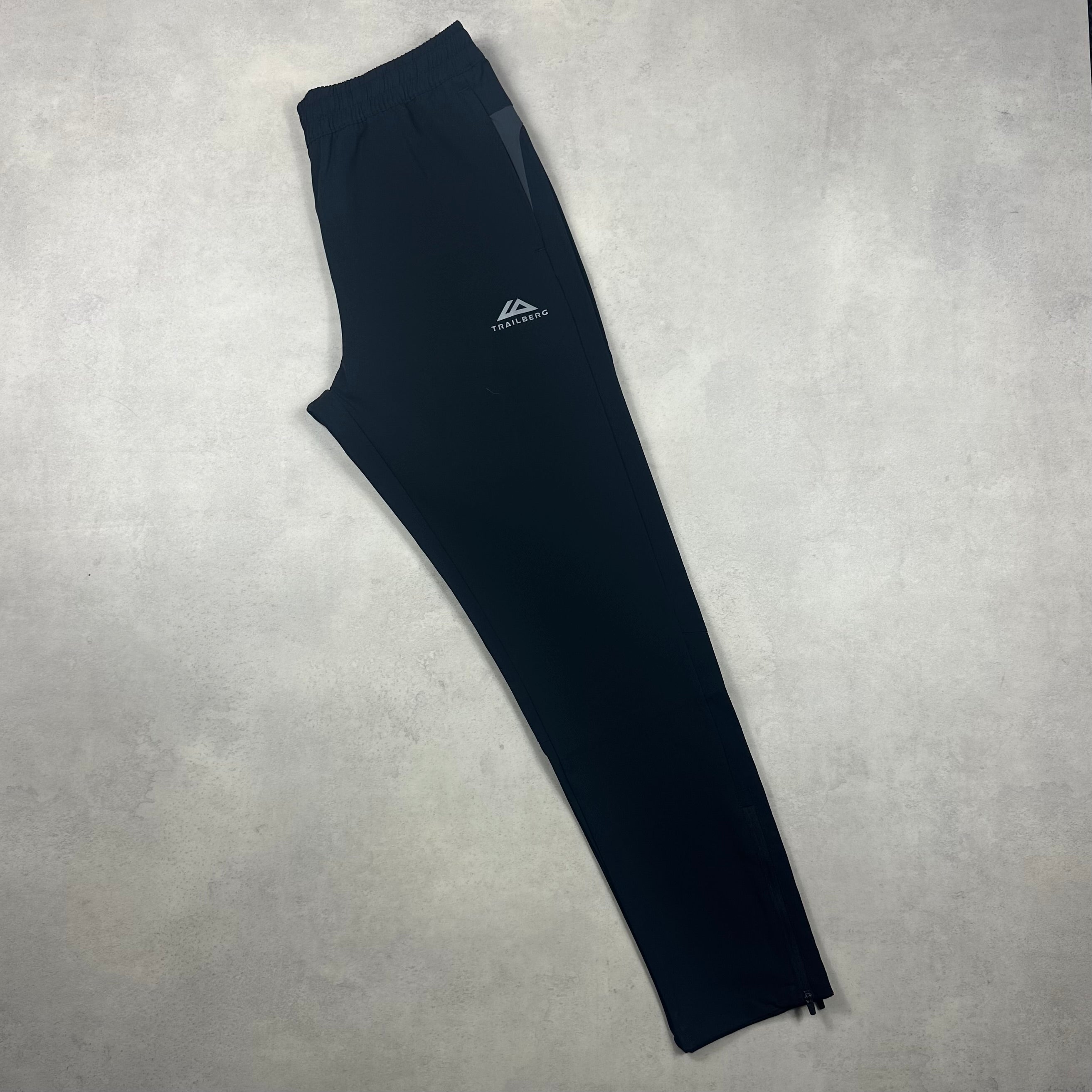 Trailberg Black/Grey AW25 Cloud Windrunner & Black AW25 Pants Tracksuit