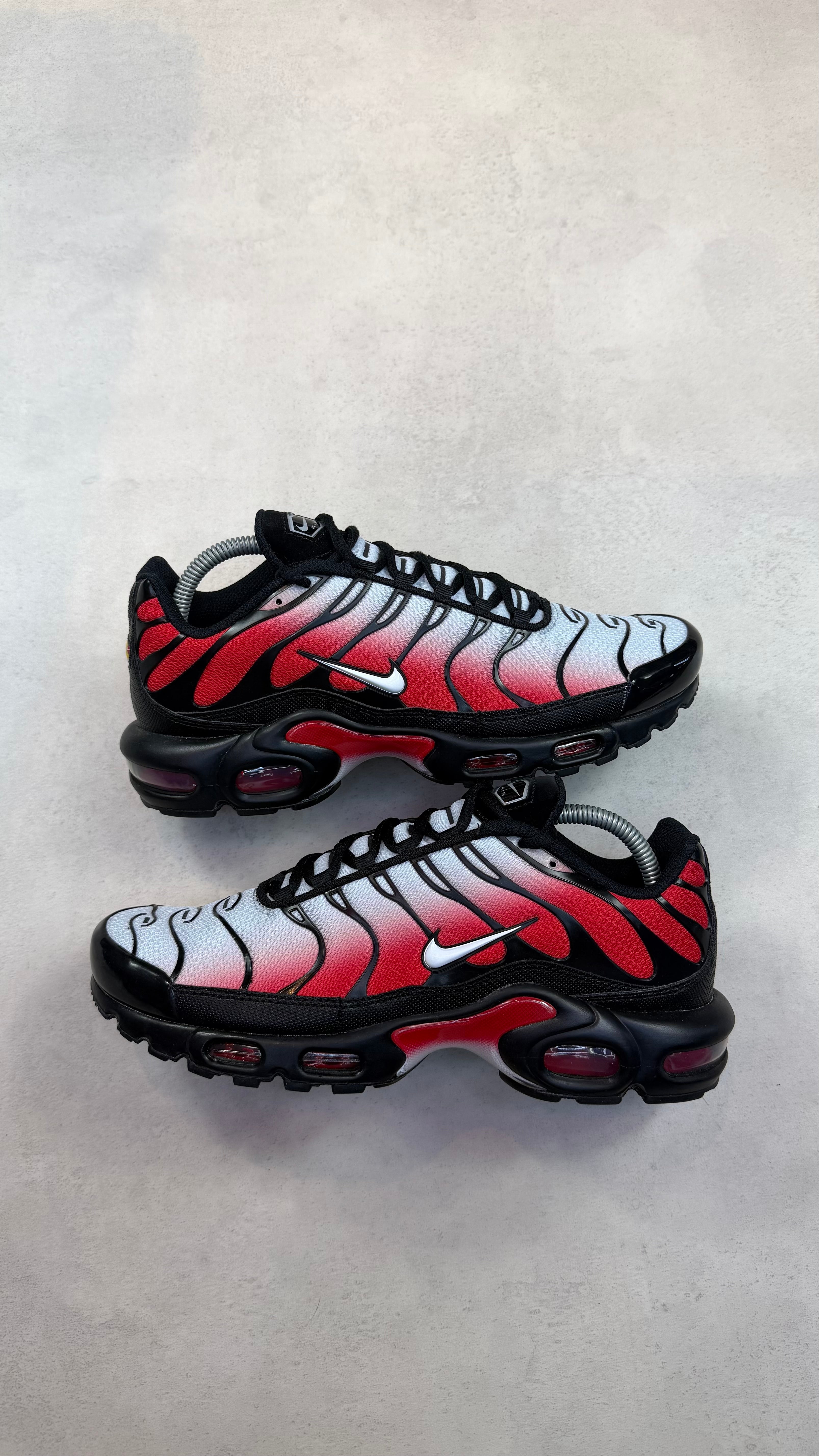 TN Red Gradient
