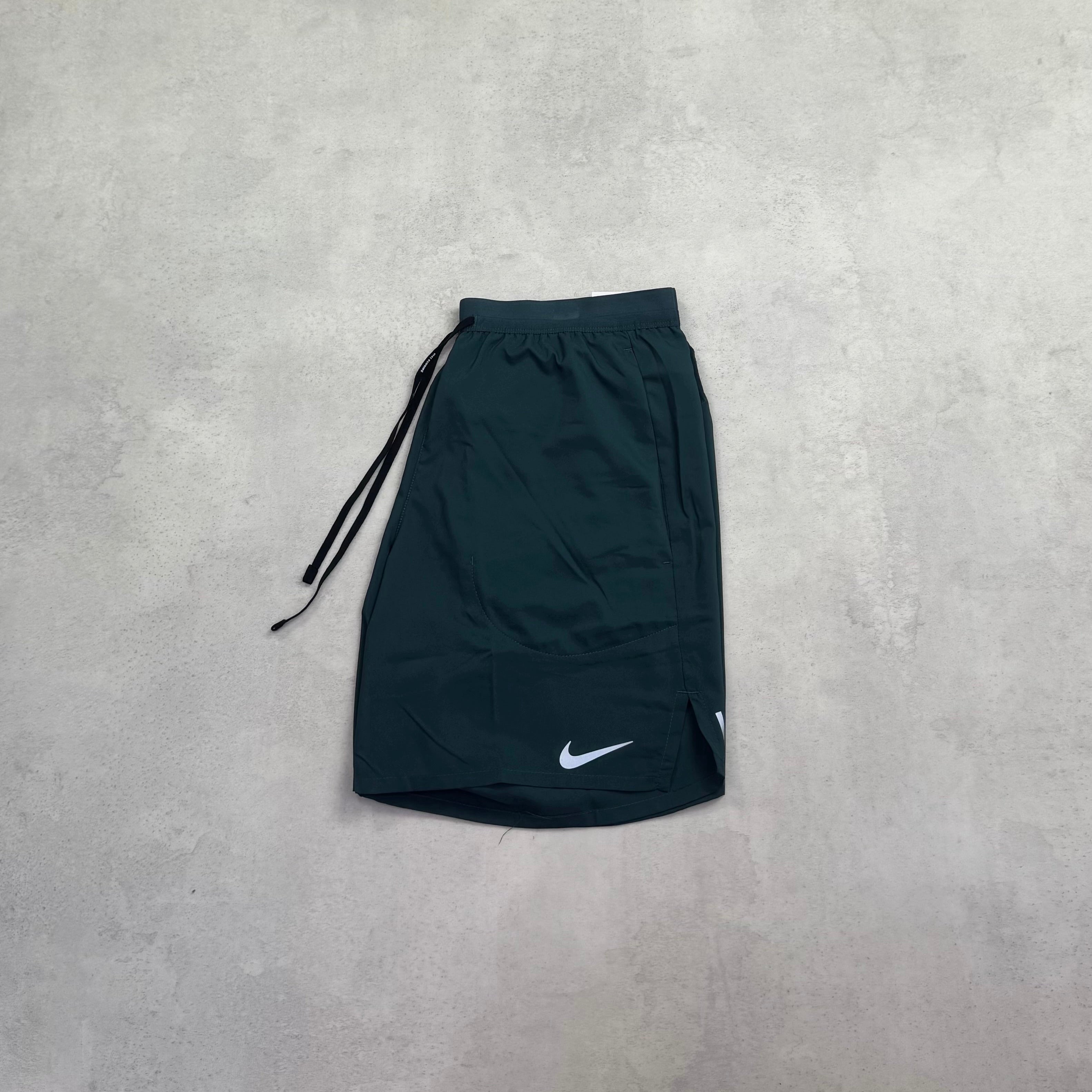 Nike Flex Stride Shorts - Vintage Green
