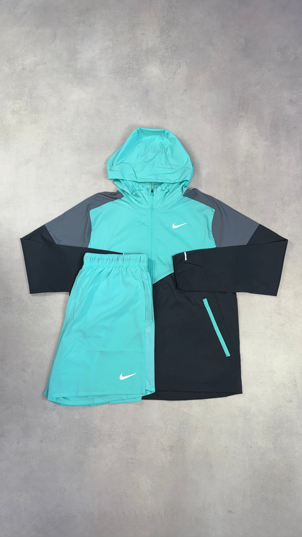Nike Windrunner - Mint/Grey
