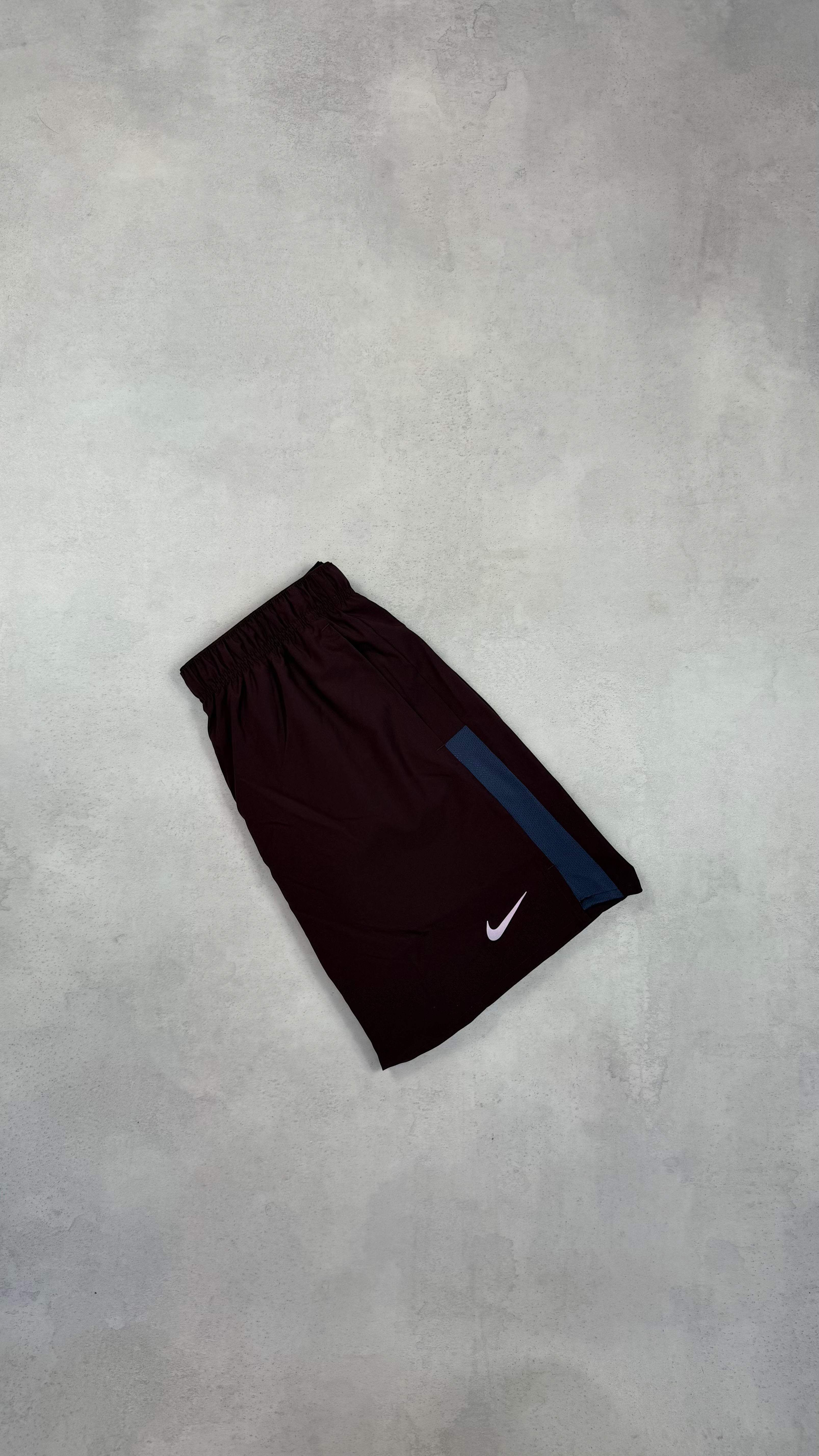 Nike Challenger Shorts - Burgundy Crush