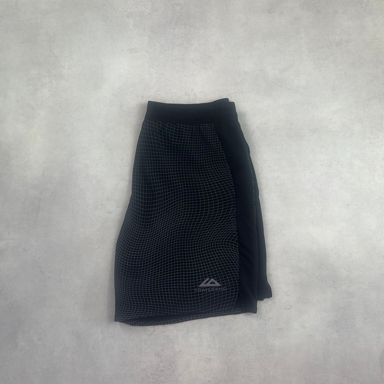 Trailberg Aspect Shorts - Black Grid Reflective