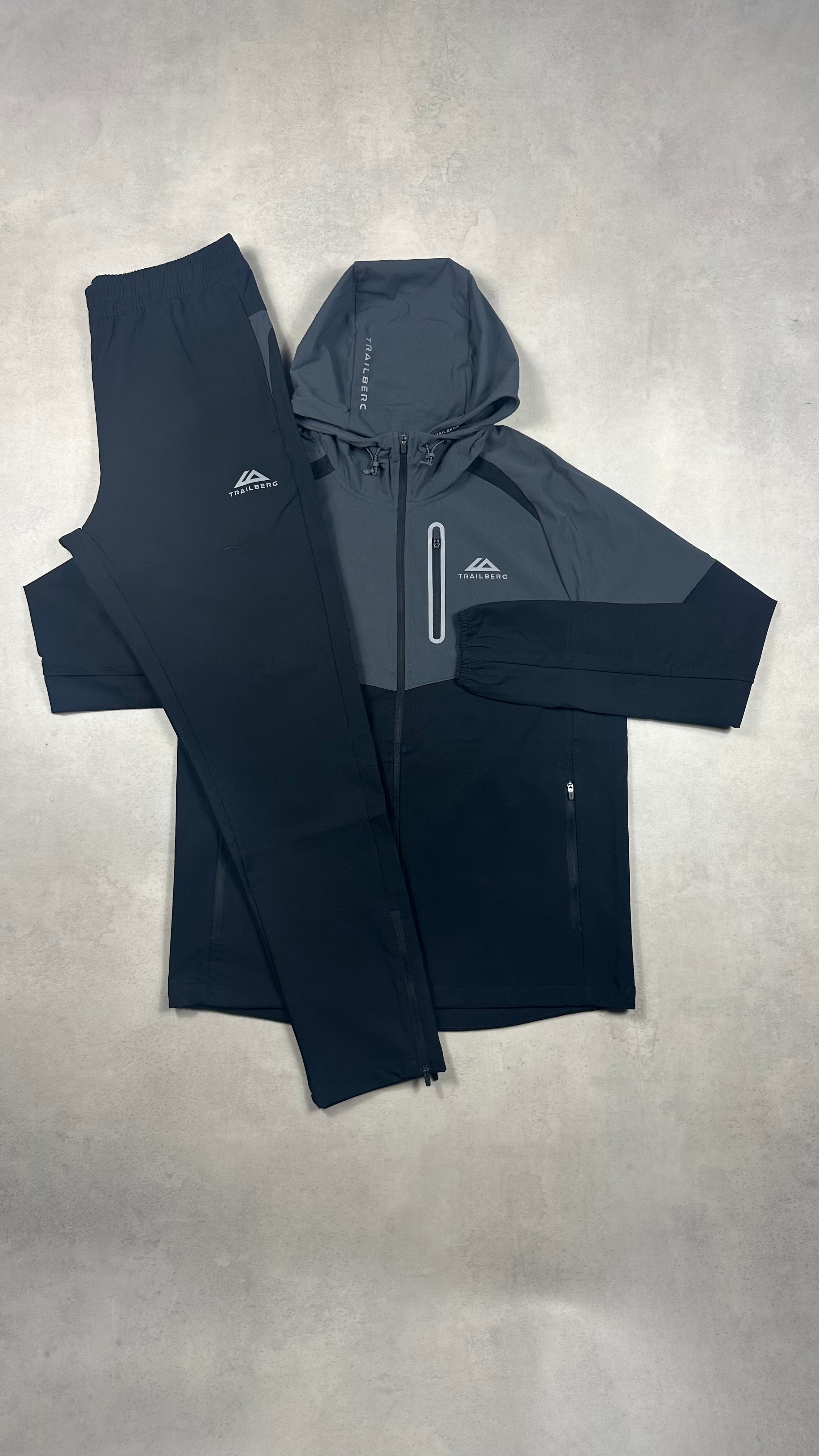 Trailberg Black/Grey AW25 Cloud Windrunner & Black AW25 Pants Tracksuit