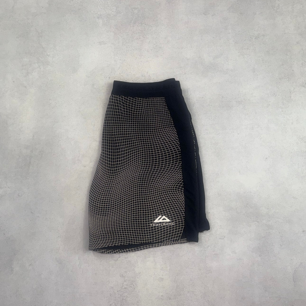 Trailberg Aspect Shorts - Black Grid Reflective