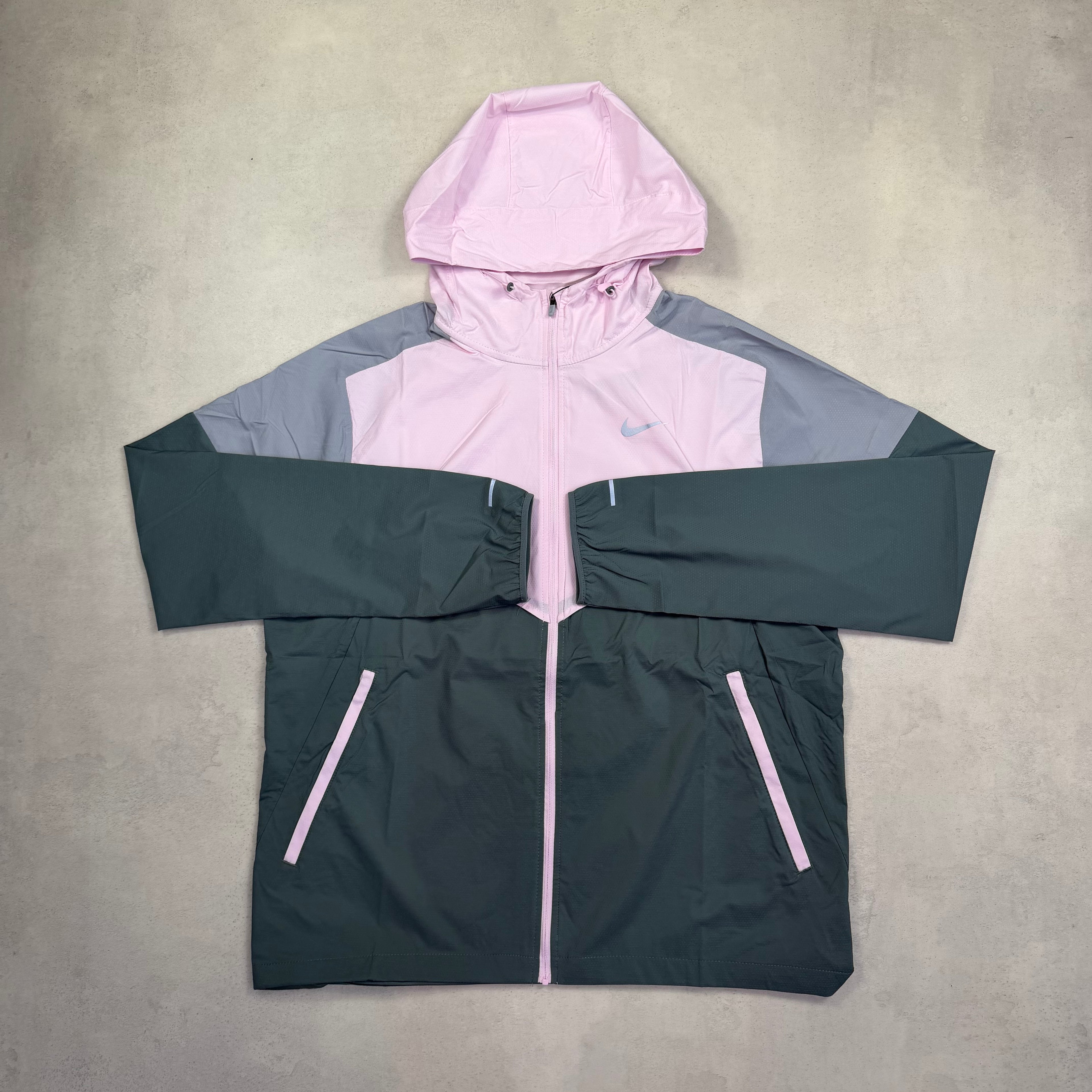 Nike UV Windrunner - Pink Foam