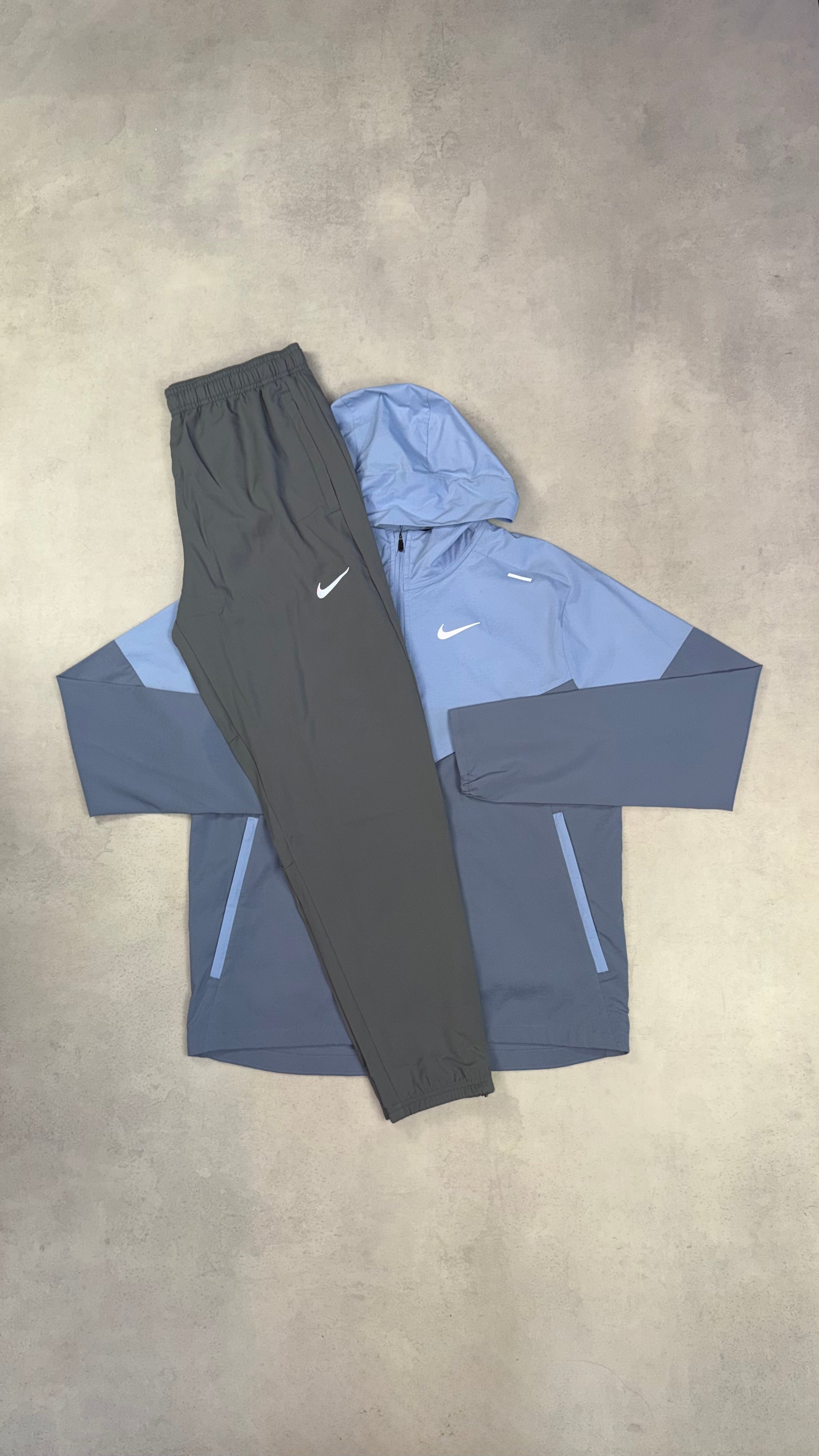 Nike UV Windrunner - Cobalt Blue