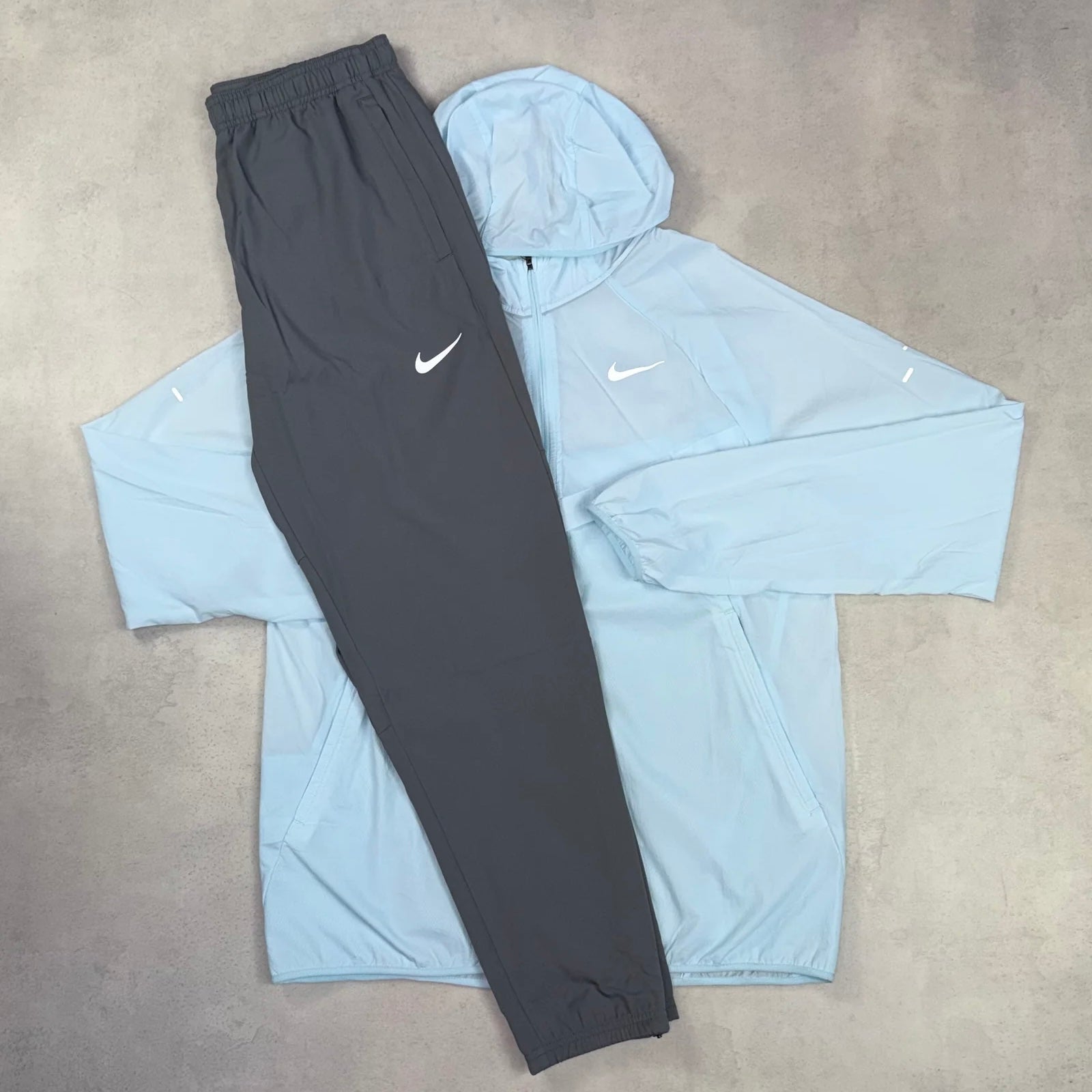 Nike Glacier Blue Windrunner & Grey Challenger Pants Duo Set