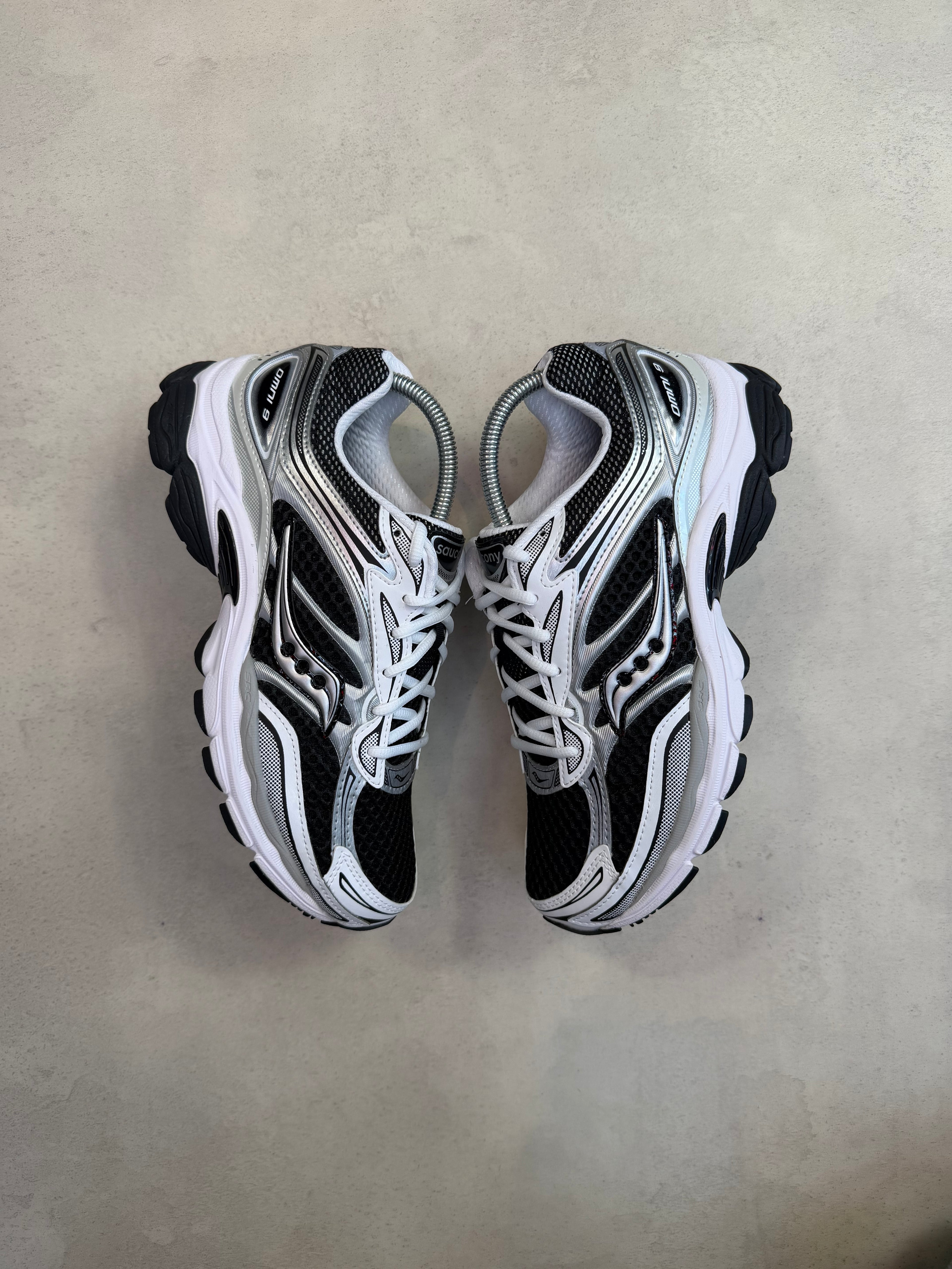 Saucony Pro Grid Omni 9 - Black/White