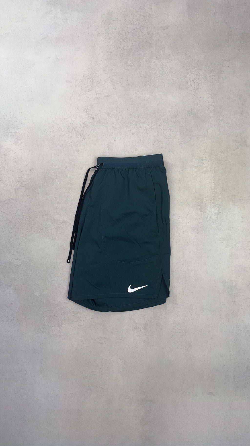Nike Stride Shorts - Mineral Teal