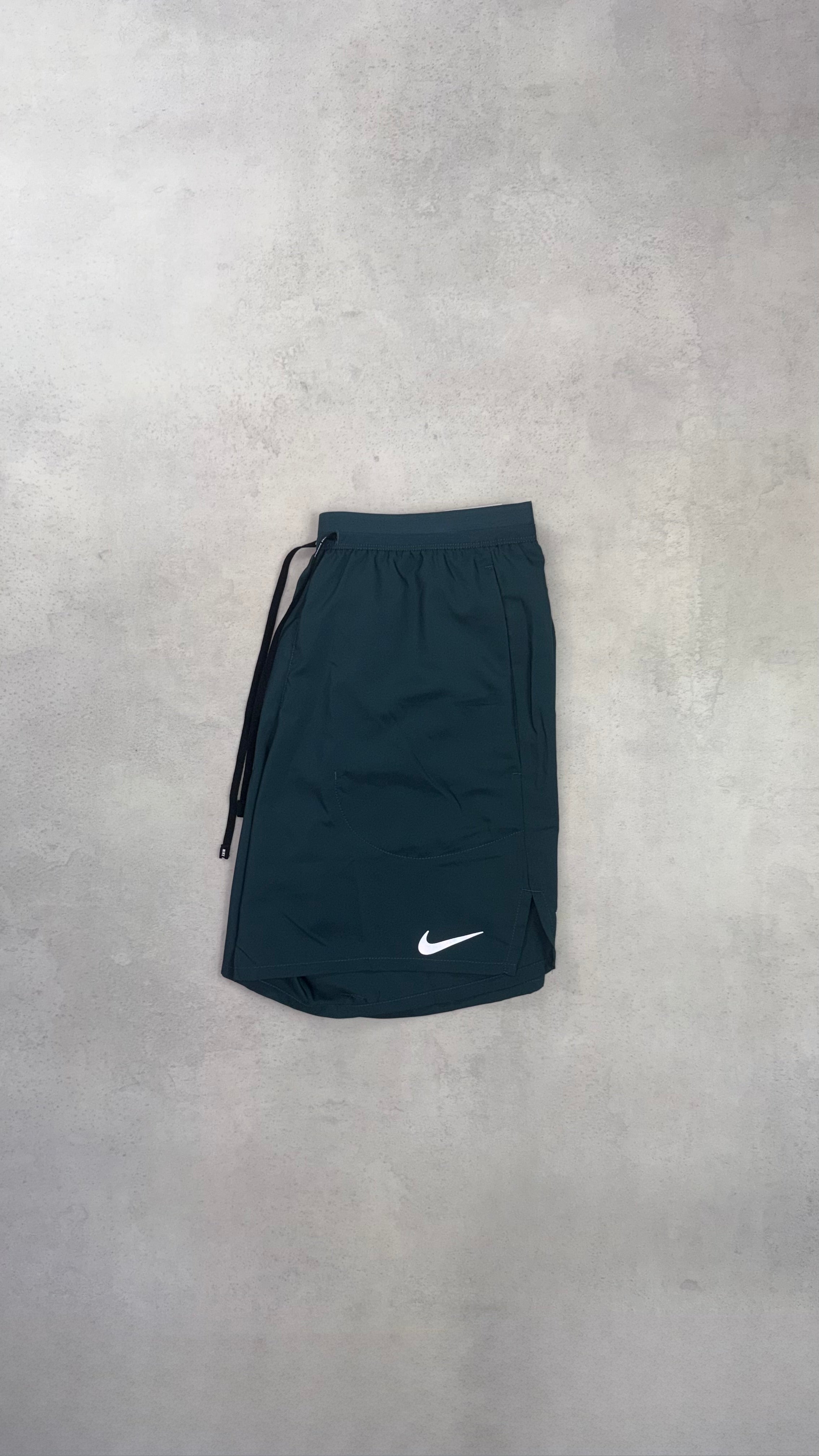 Nike Stride Shorts - Mineral Teal
