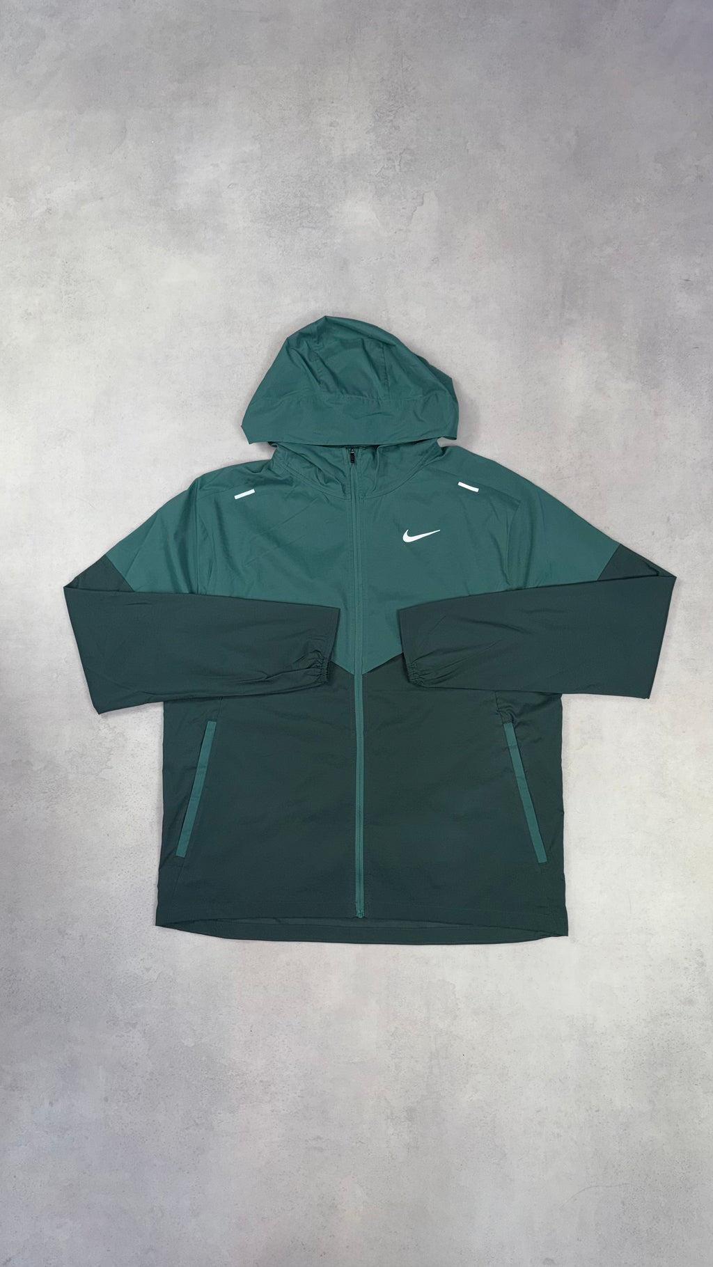 Nike UV Windrunner - Vintage Green