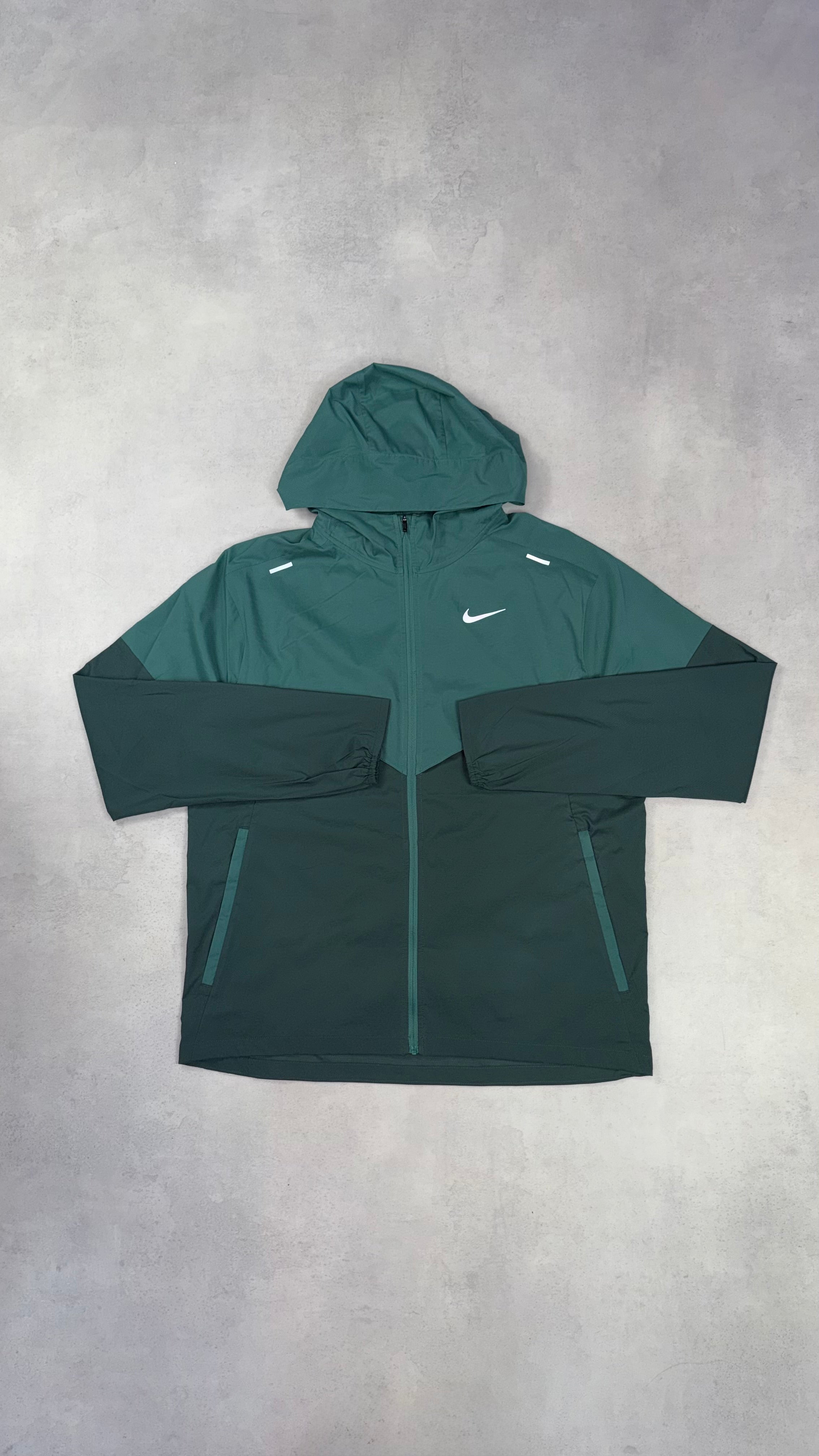 Nike UV Windrunner - Vintage Green