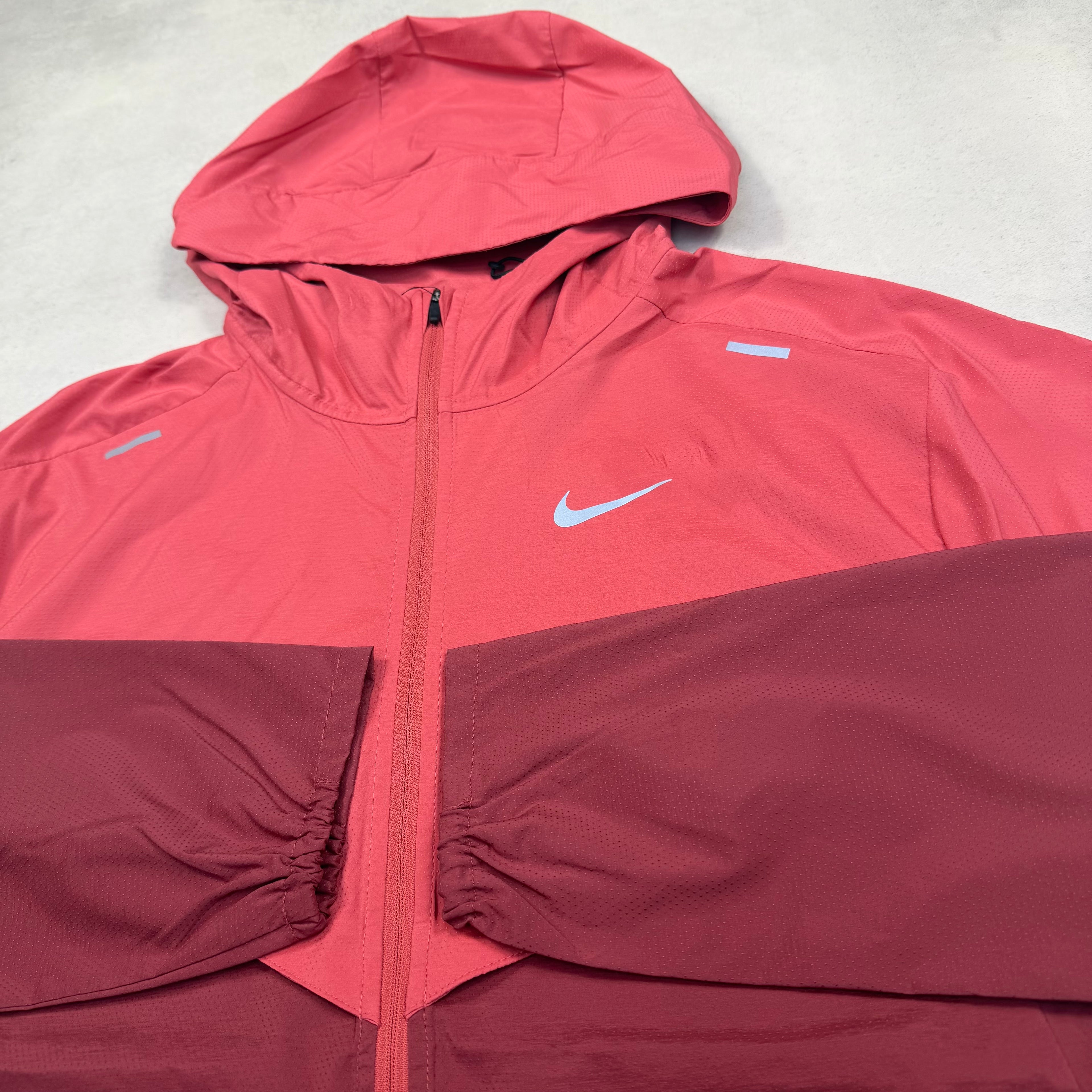 Nike Windrunner - Adobe Red