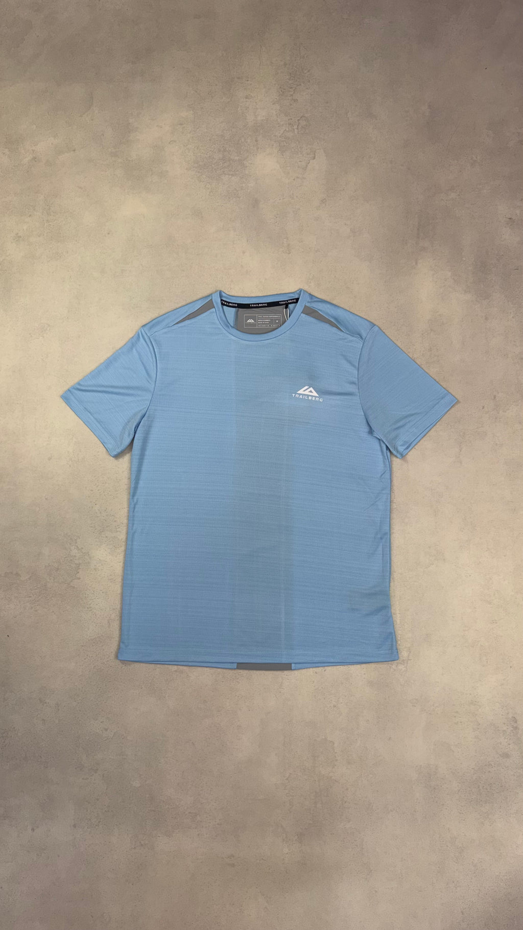 Trailberg Cloud T-Shirt & Essential Shorts Set