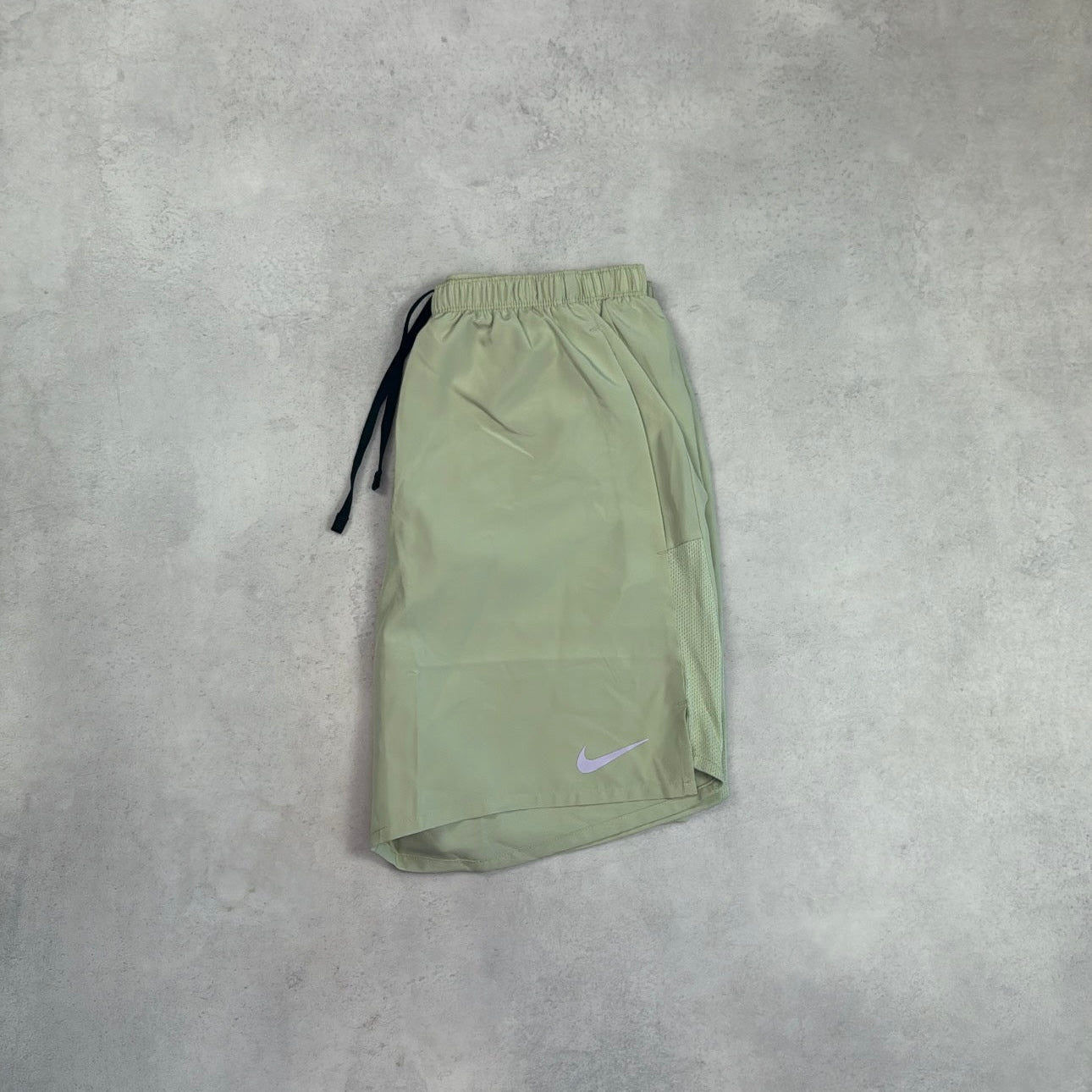 Nike Challenger Shorts - Olive