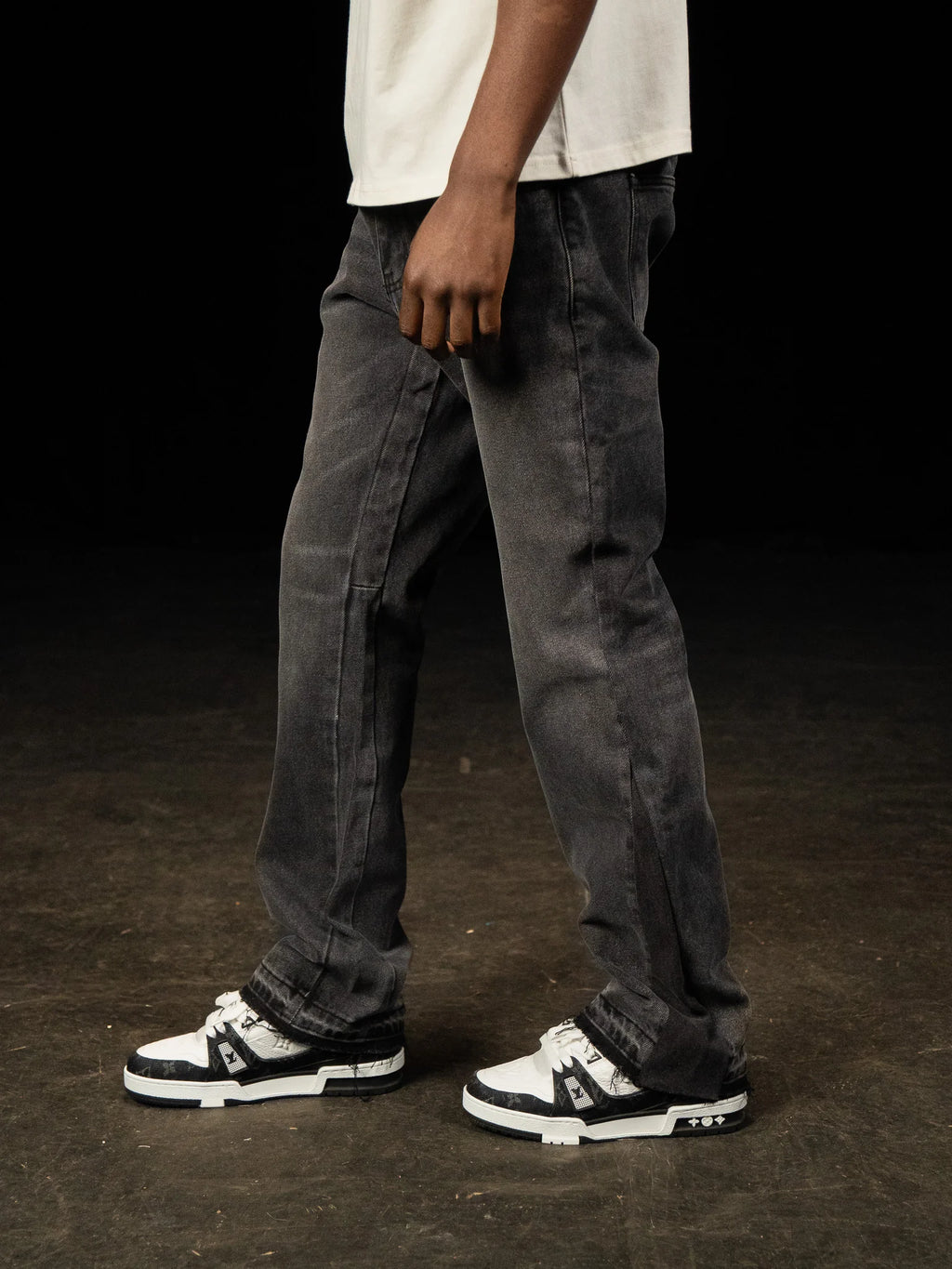 Siarr Flared Jeans - Washed Black