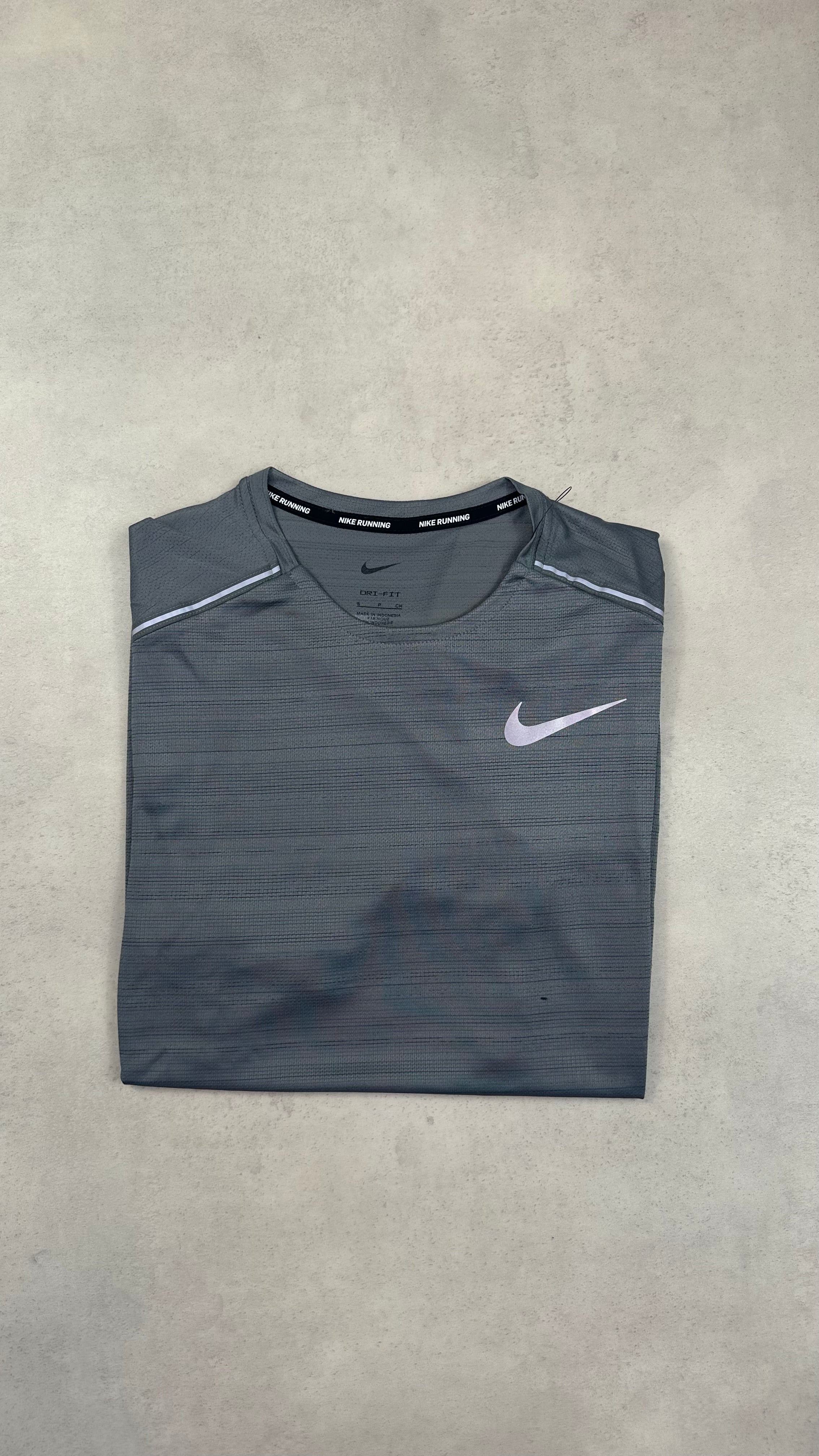 Nike Grey Windrunner, Grey Miler T-Shirt & Grey Challenger Shorts Trio Set