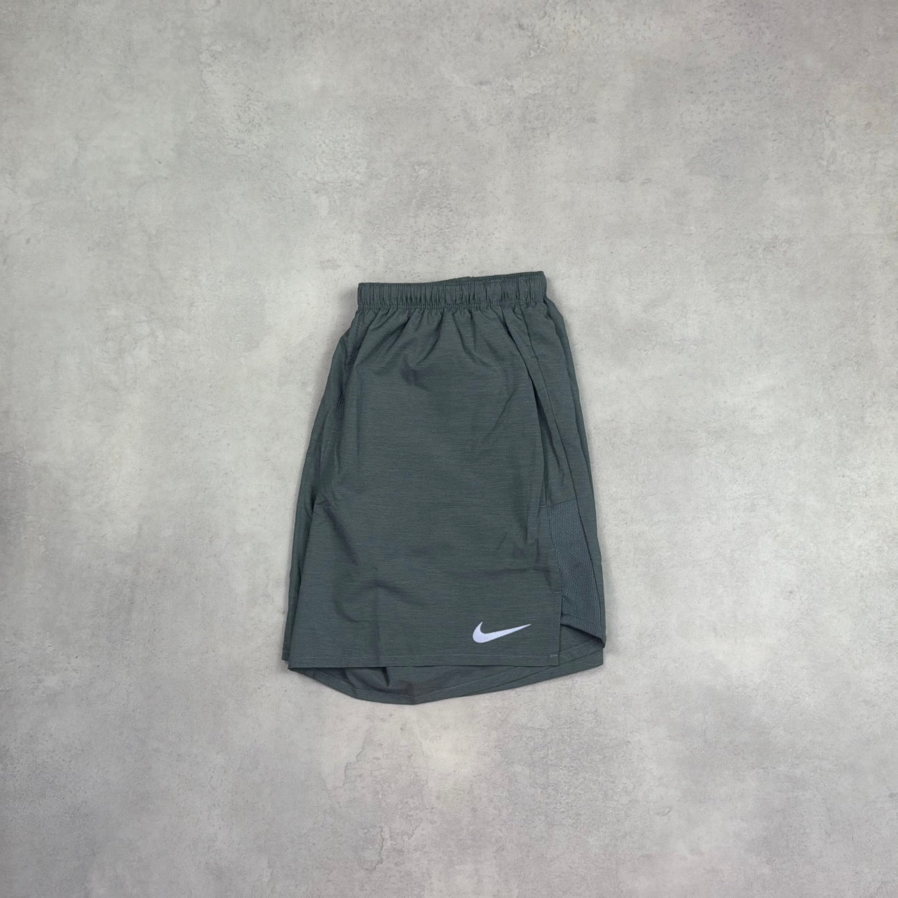 Nike Challenger Shorts - Grey