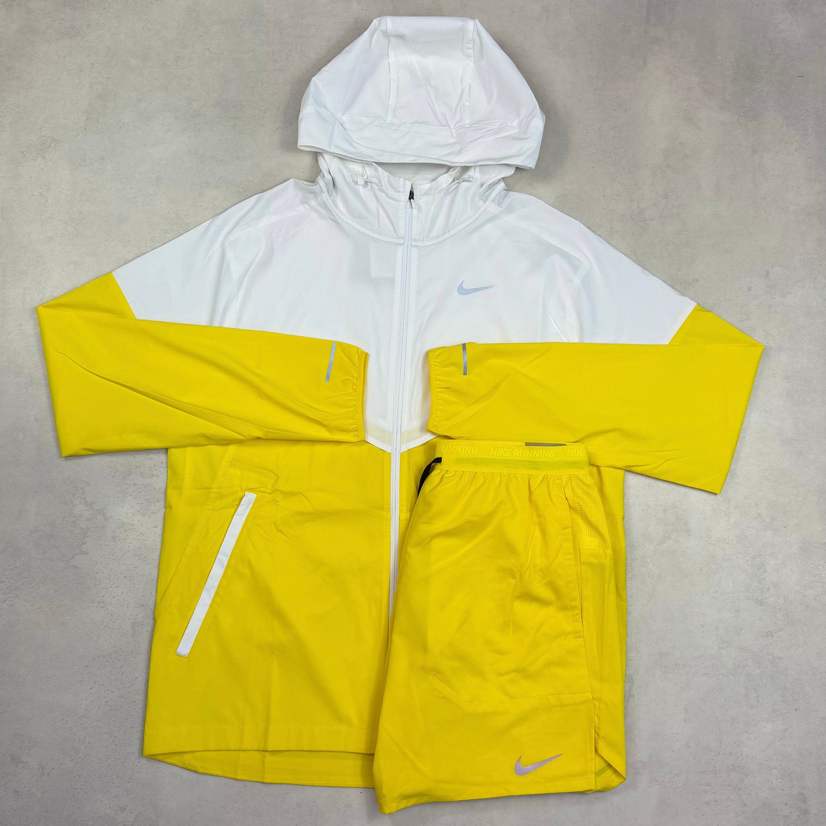 Nike Flex Stride Shorts - Yellow