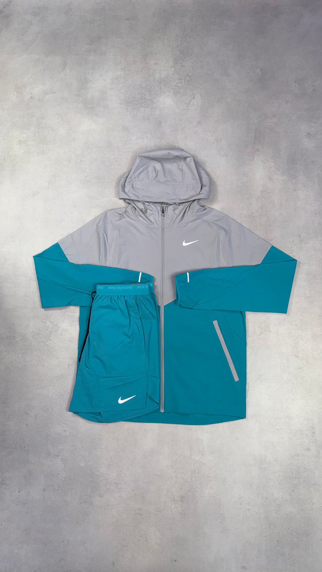 Nike UV Windrunner - Grey/Dusty Cactus