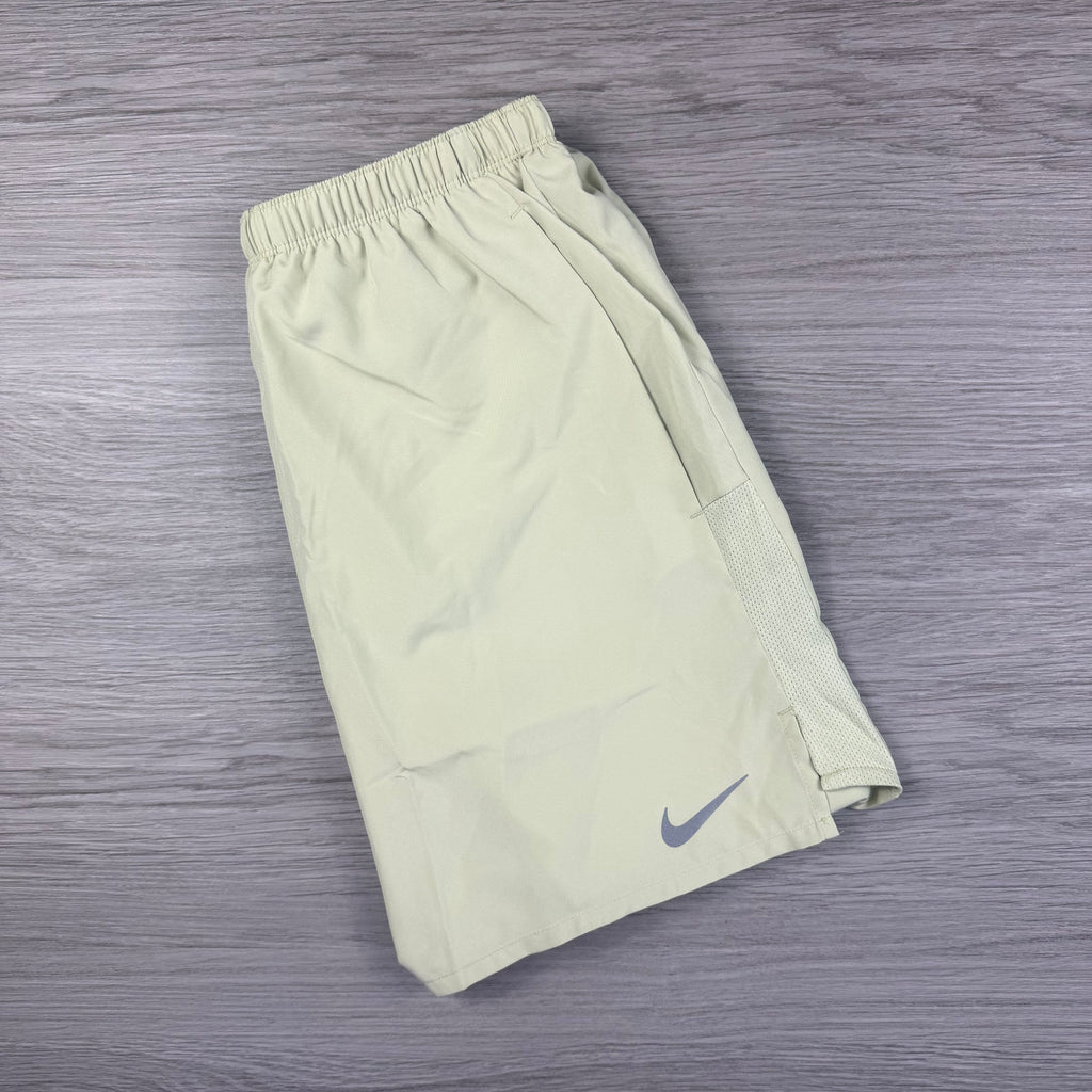 Nike Challenger Shorts - Light Olive