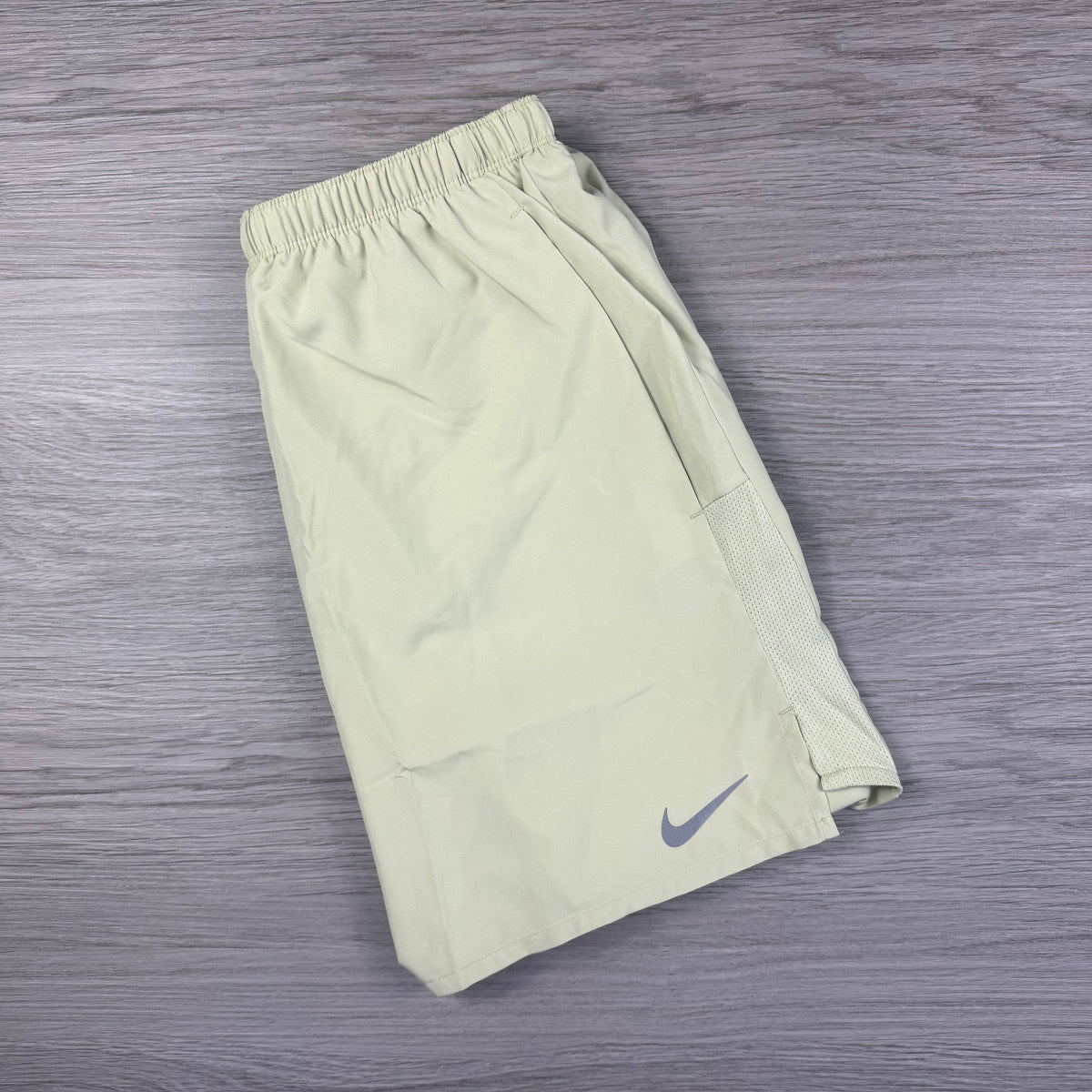 Nike Challenger Shorts - Light Olive