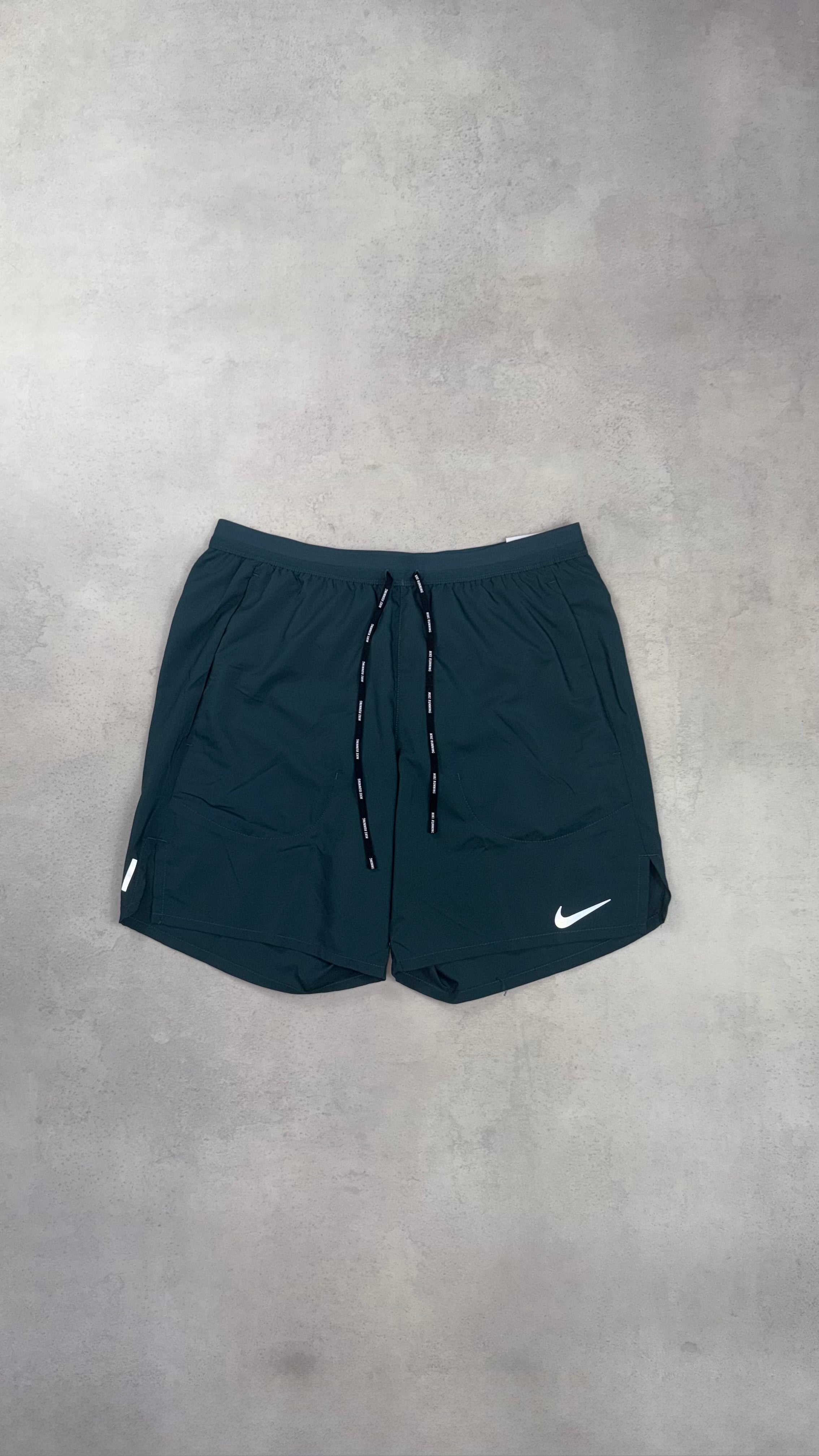 Nike Stride Shorts - Mineral Teal
