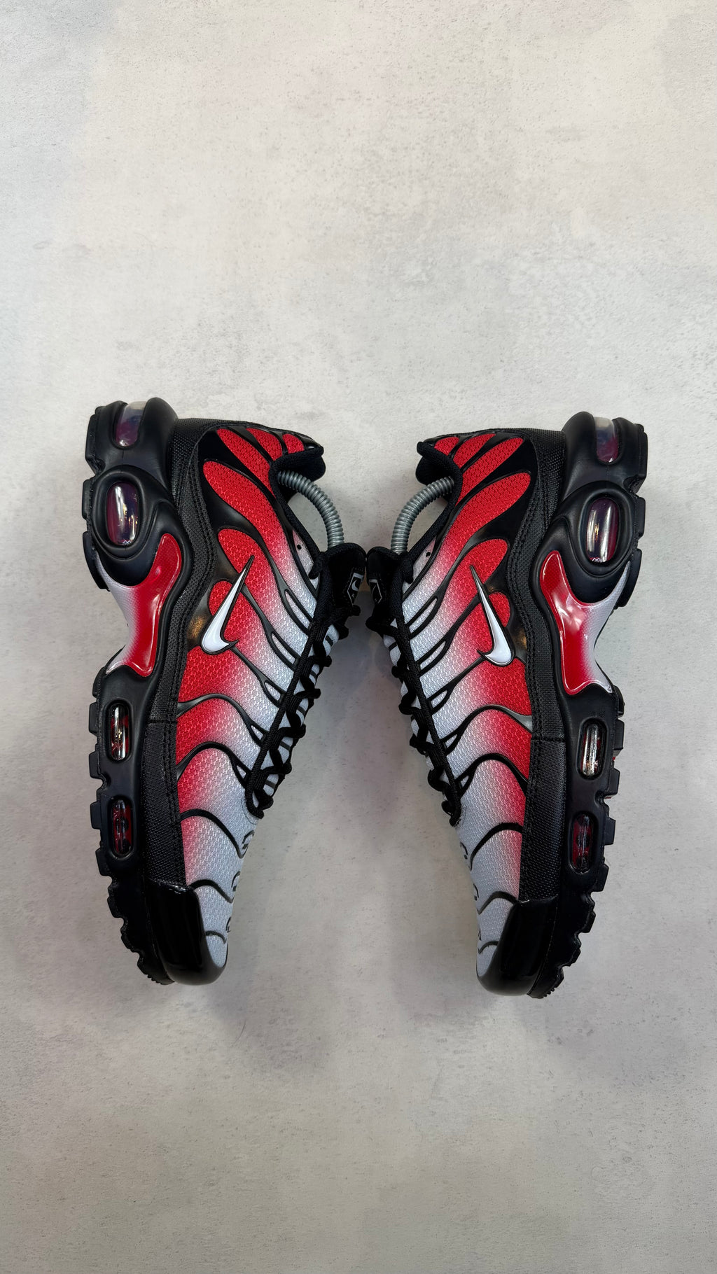 TN Red Gradient