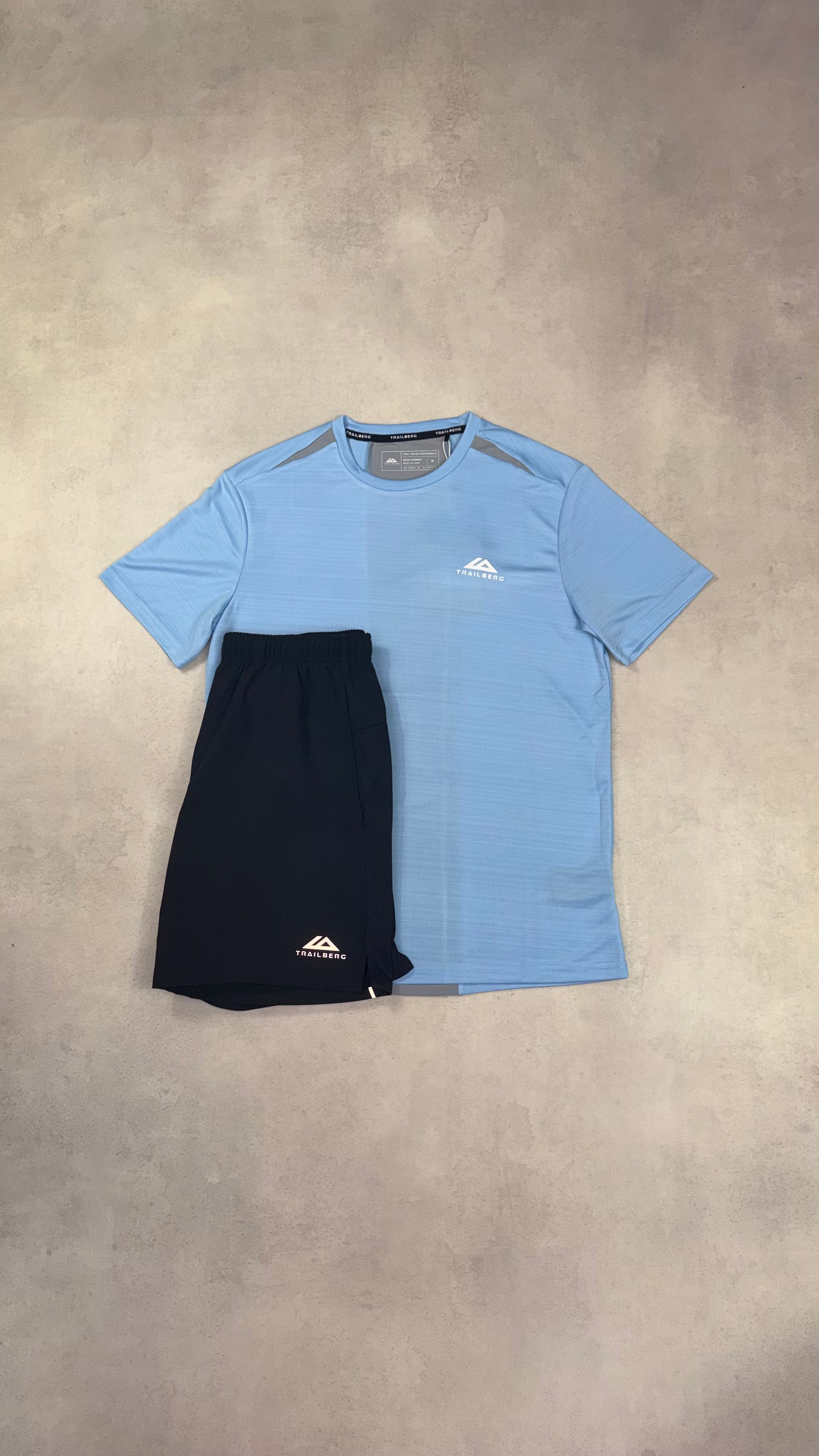 Trailberg Cloud T-Shirt & Essential Shorts Set