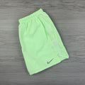 Nike Challenger Shorts - Vapour Green
