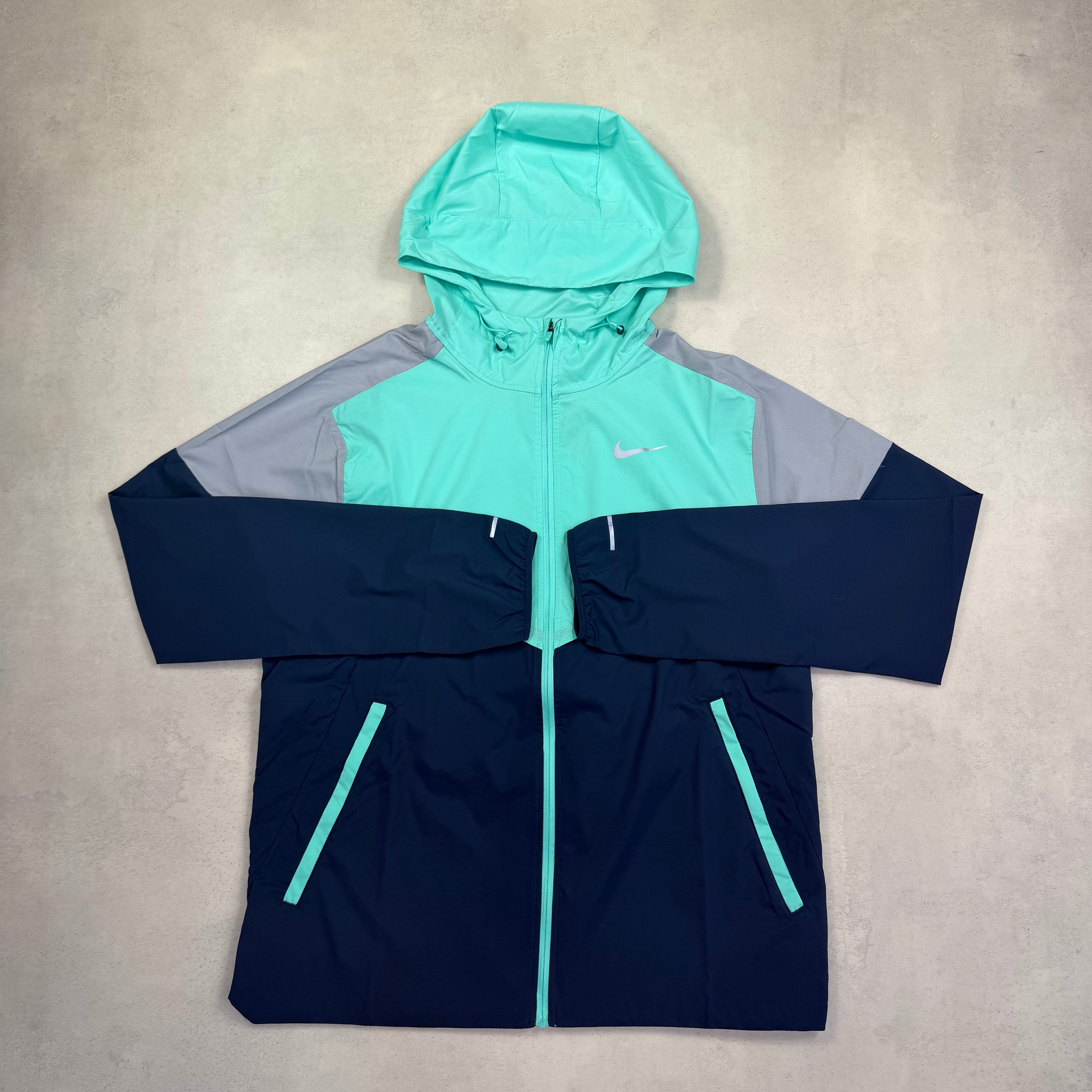 Nike UV Windrunner - Midnight Navy/Hyper Turquoise