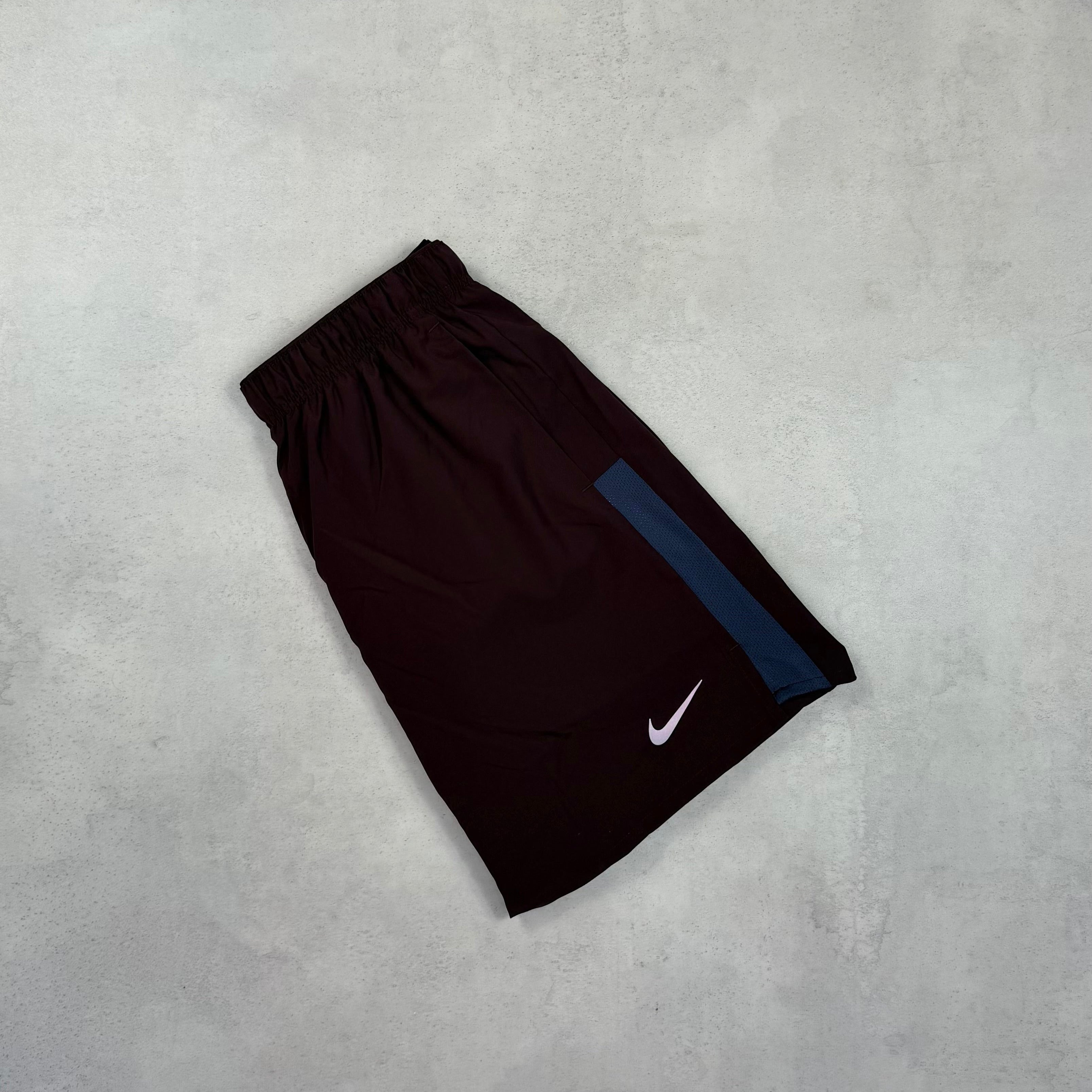 Nike Challenger Shorts - Burgundy Crush