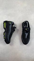 Air Max 95 Retro Volt Logo