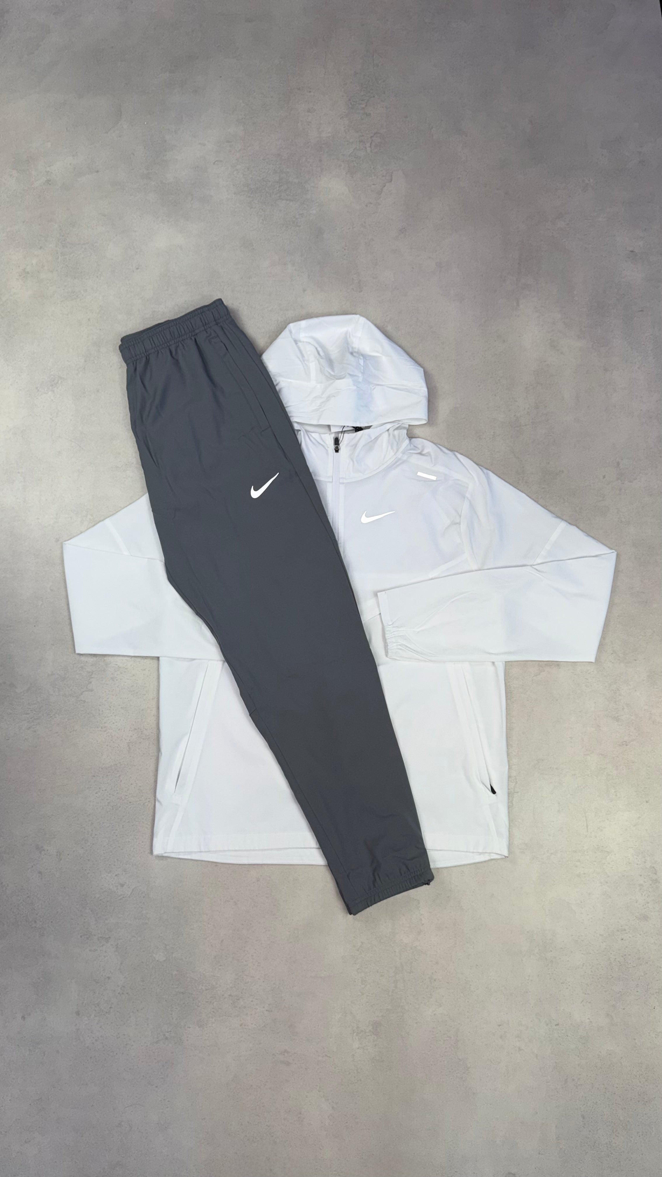 Nike Ice White Windrunner & Grey Challenger Duo Set