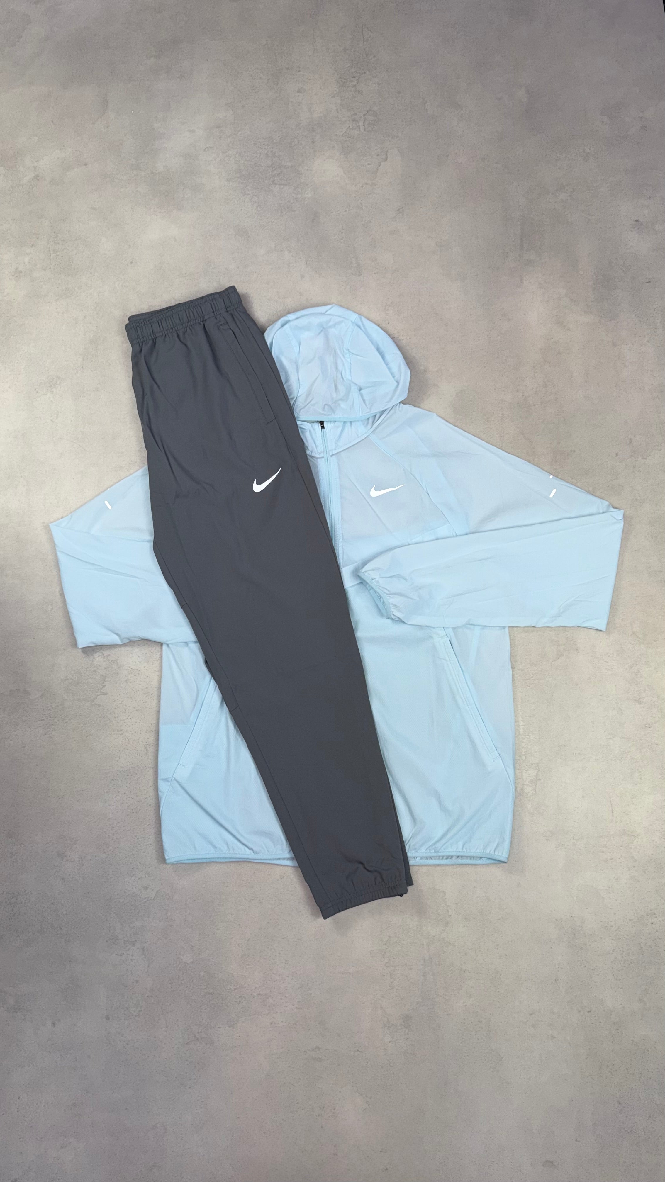 Nike Glacier Blue Windrunner & Grey Challenger Pants Duo Set