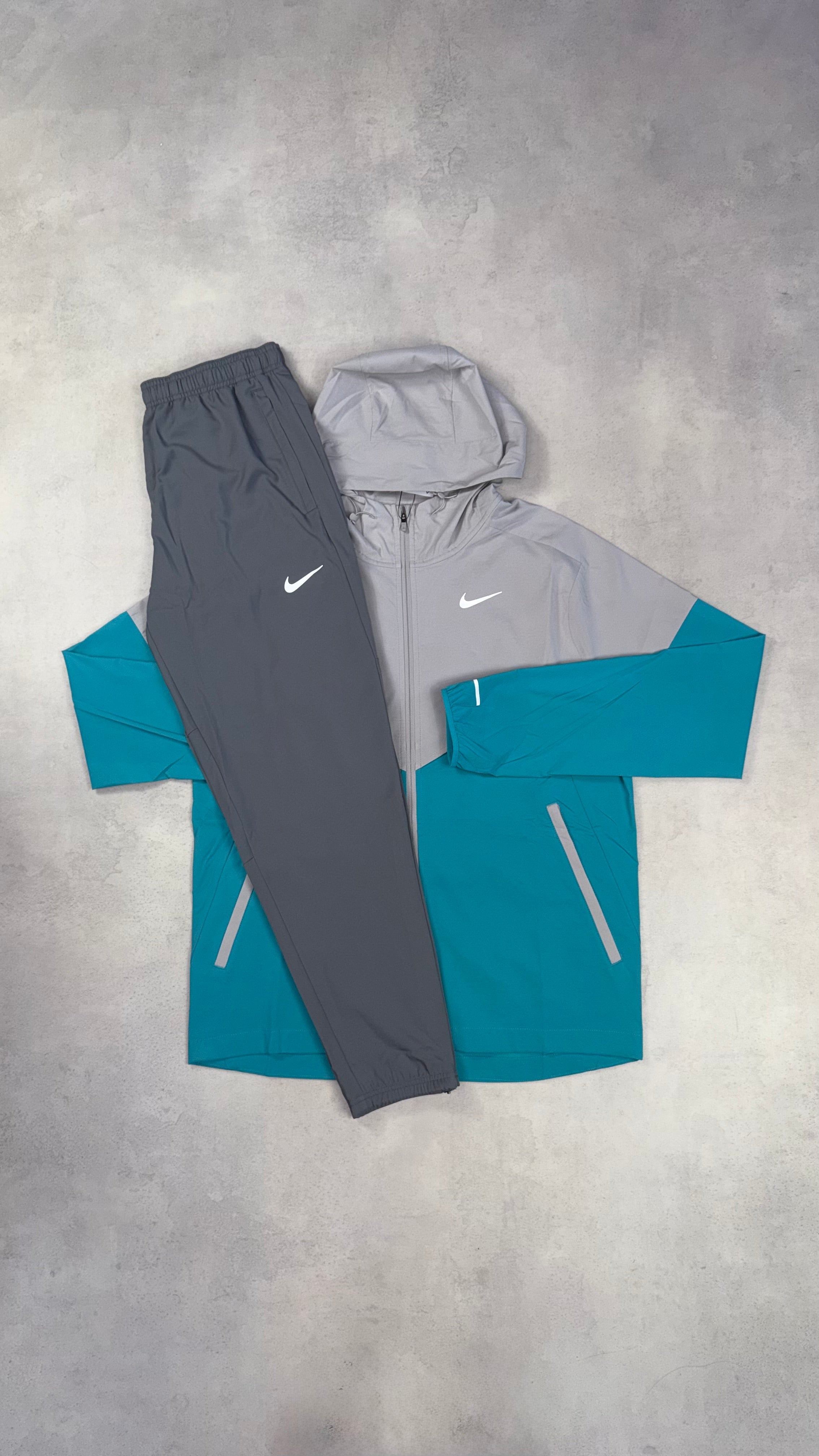 Nike Dusty Cactus Windrunner & Grey Challenger Pants Duo Set