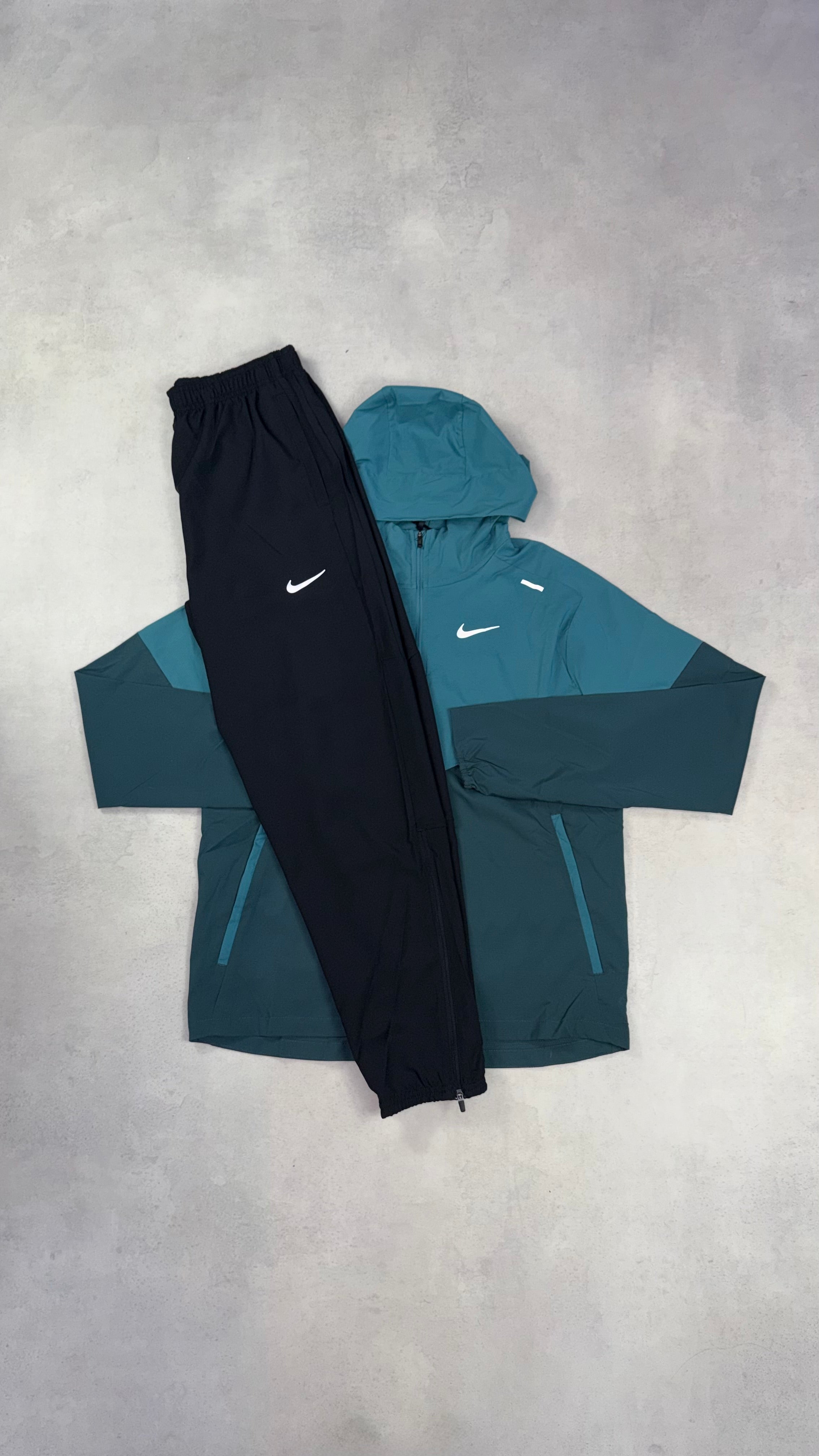 Nike Mineral Teal Windrunner & Black Challenger Pants Duo Set