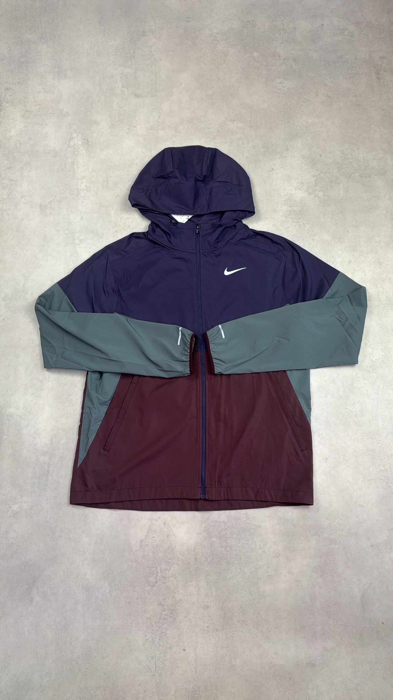 Nike Windrunner Burgundy Crush