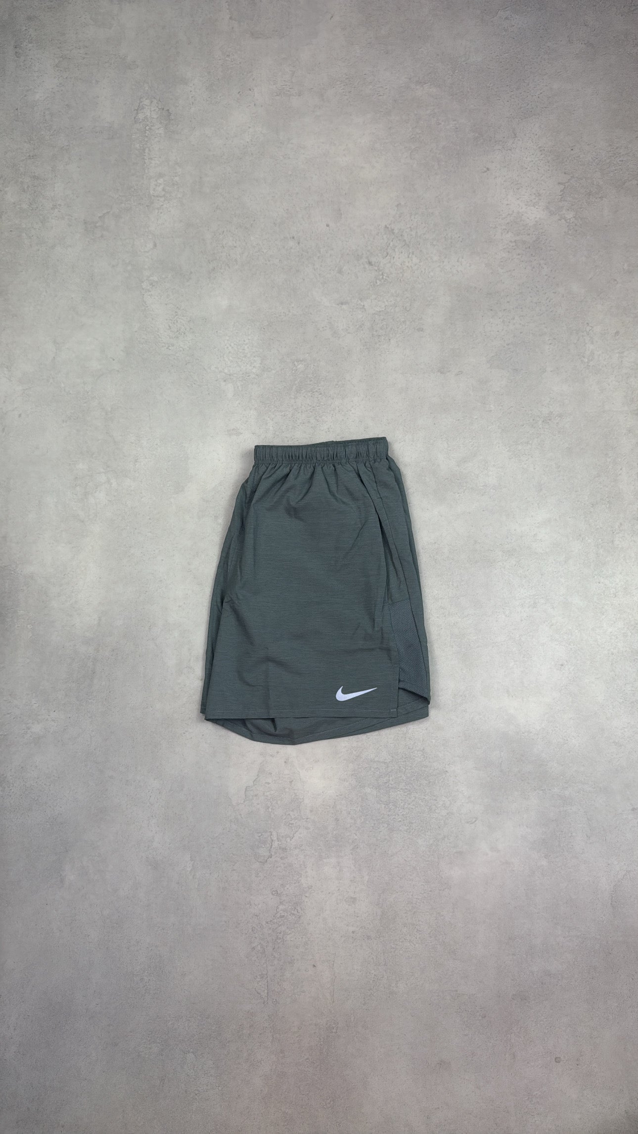 Nike Challenger Shorts - Grey