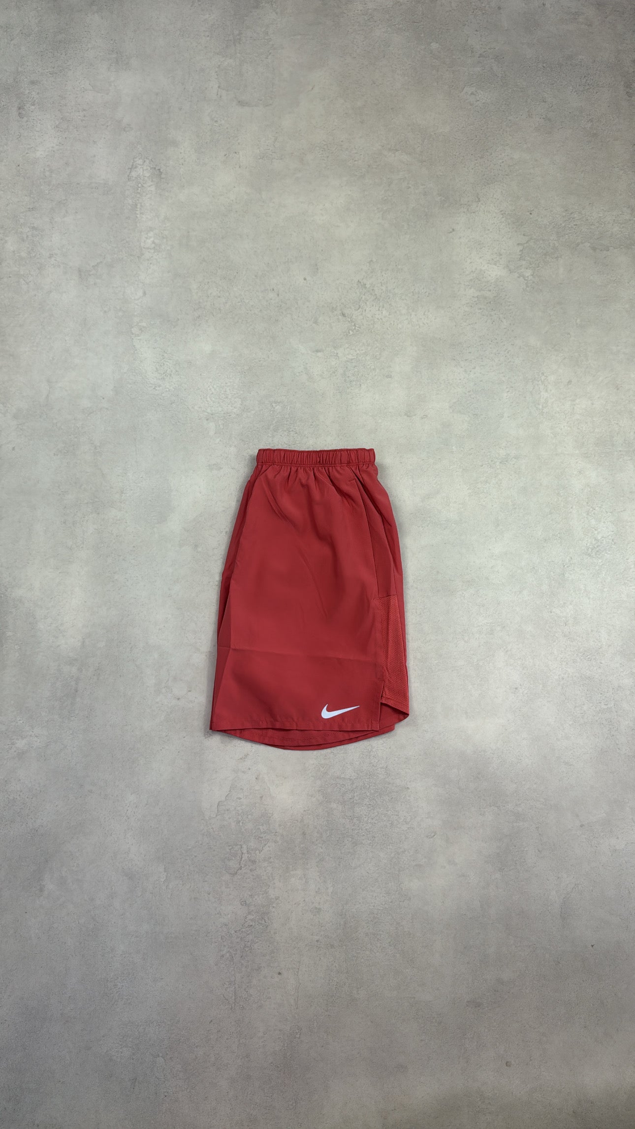 Nike Challenger Shorts - Adobe Red
