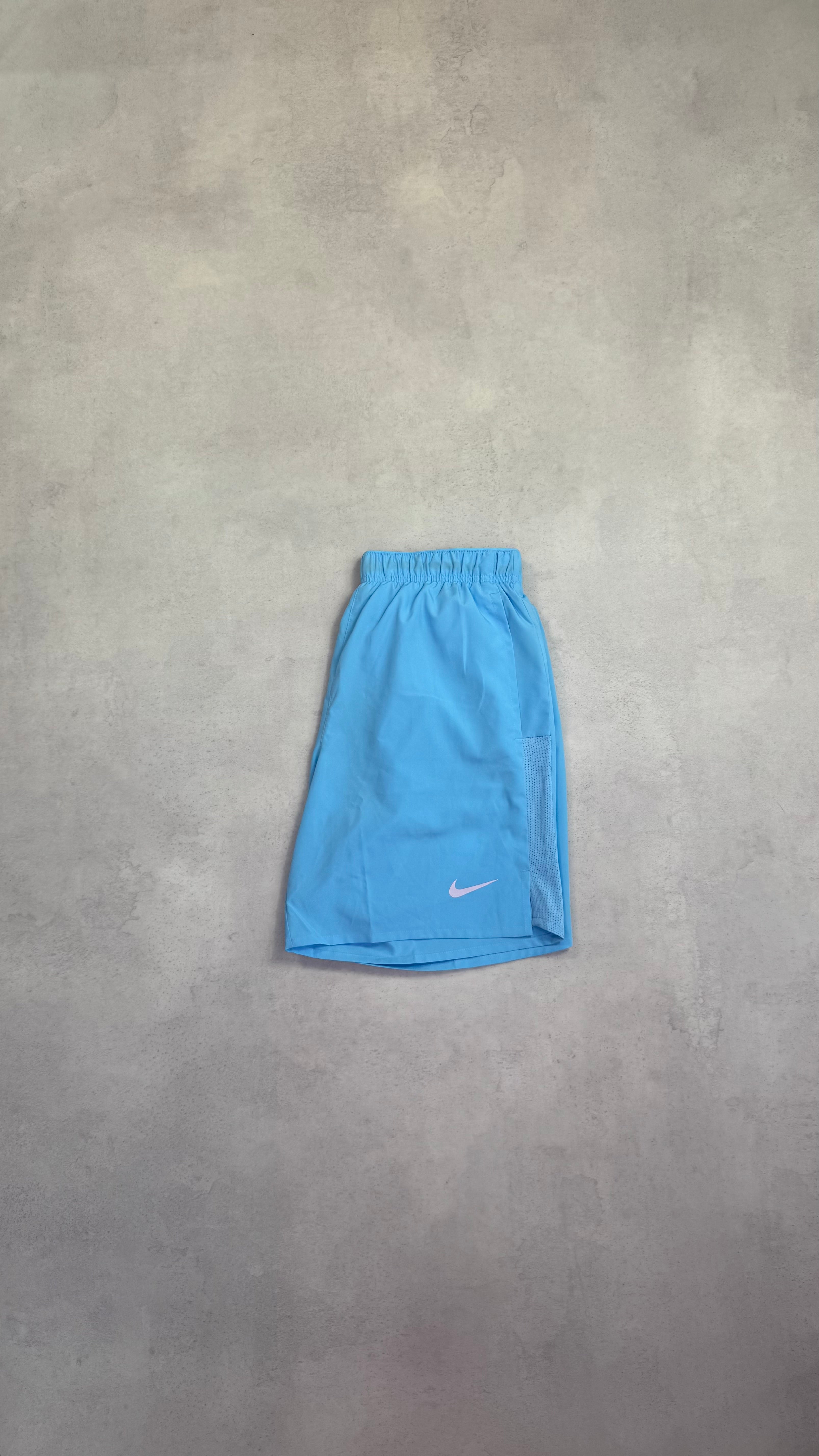 Nike Challenger Shorts - Aquarius Blue