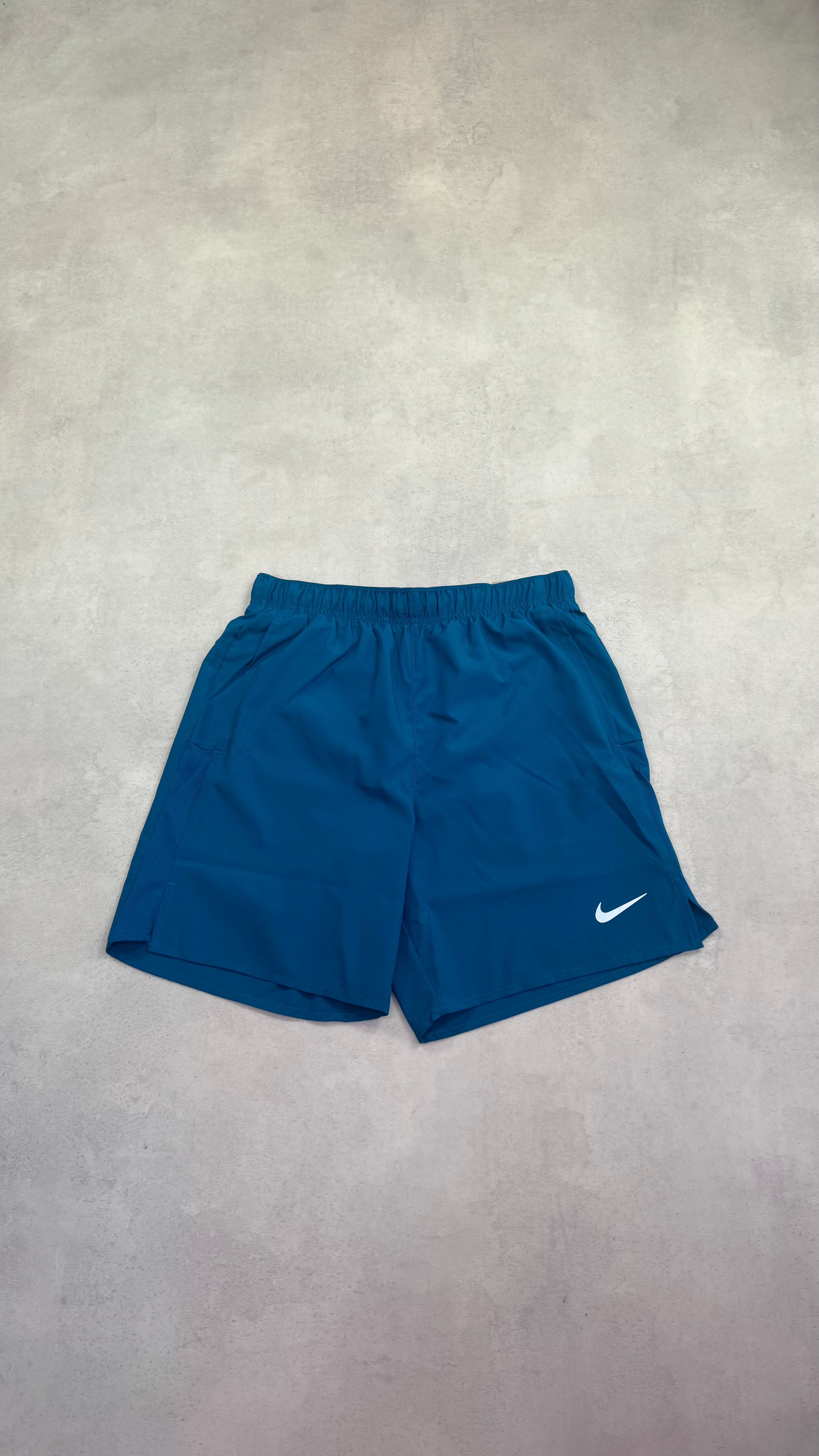 Nike Challenger Shorts - Green Abyss
