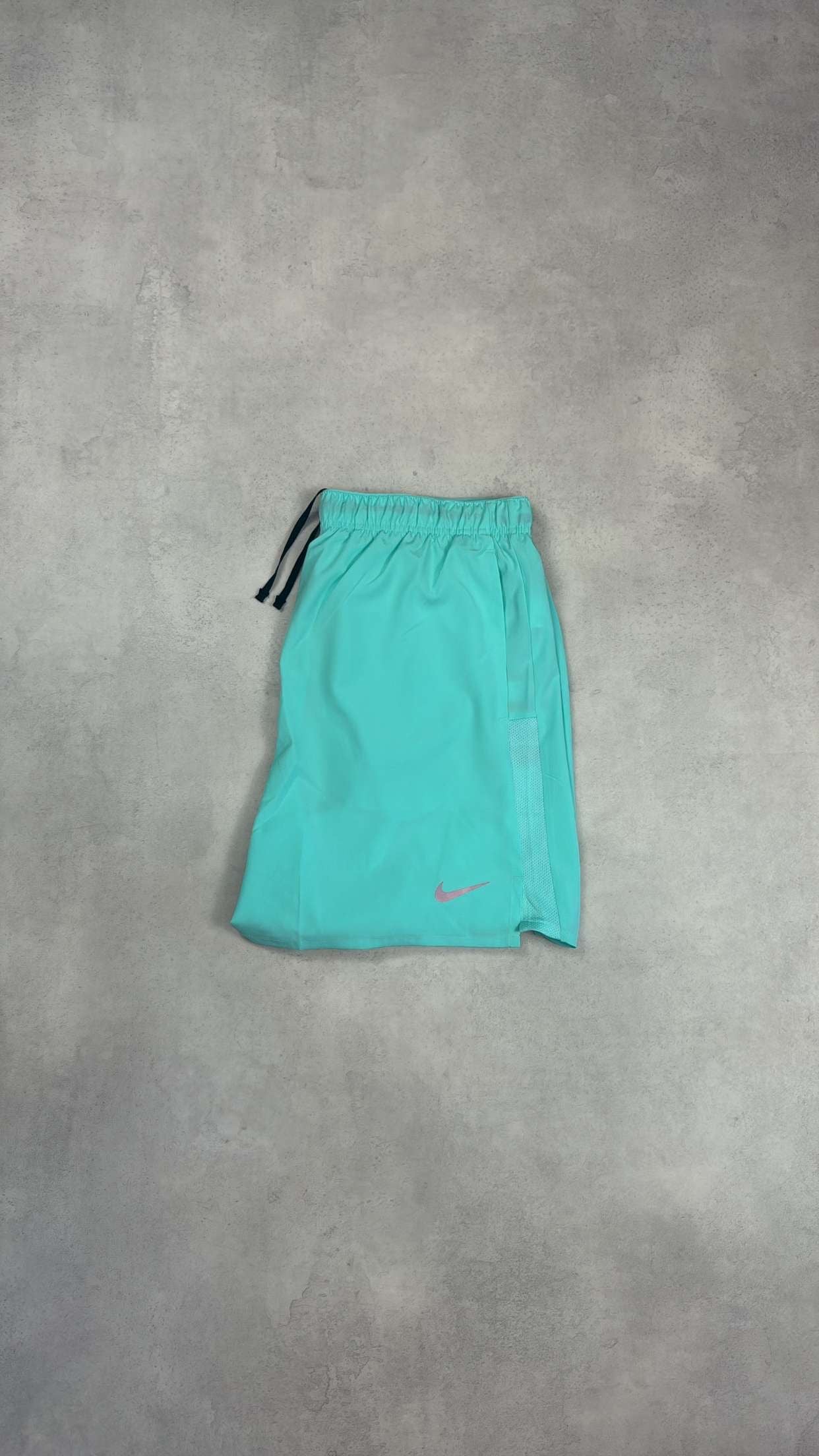 Nike Challenger Shorts - Mint
