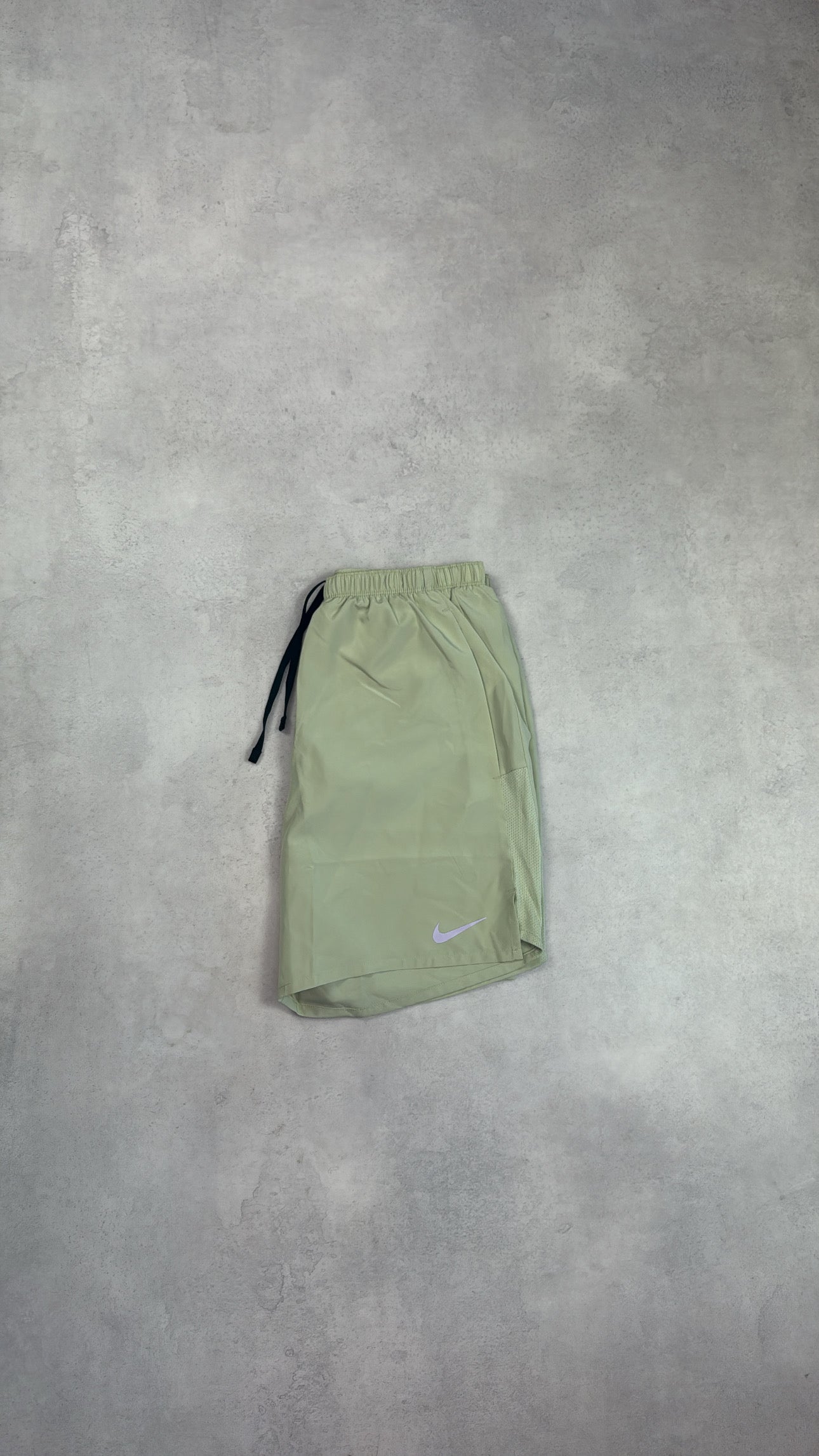 Nike Challenger Shorts - Olive