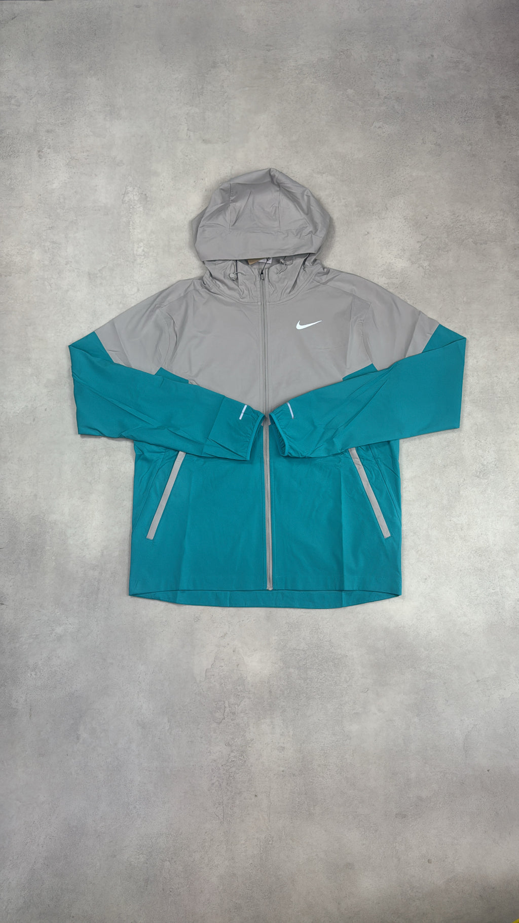 Nike UV Windrunner Grey/Dusty Cactus
