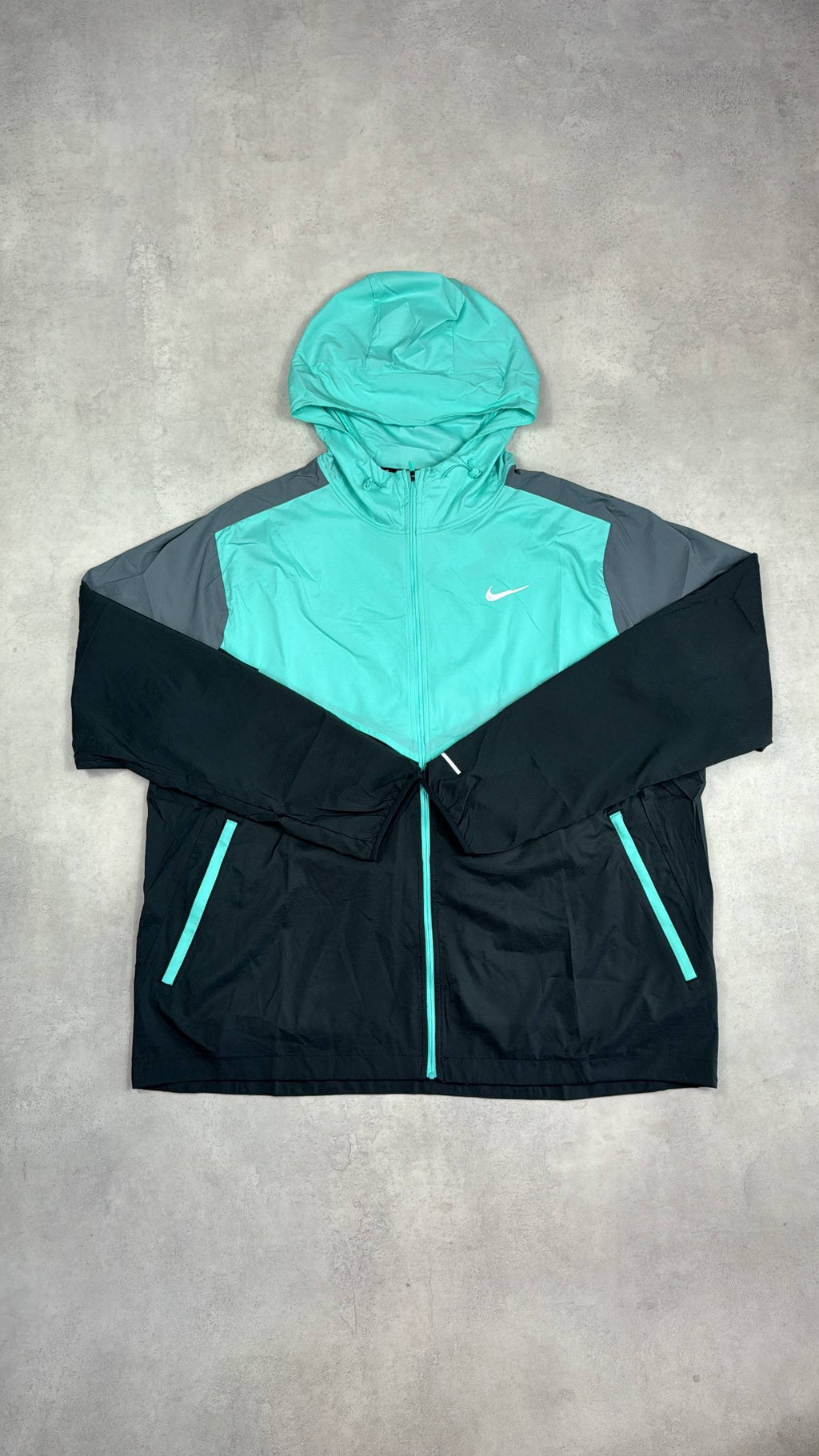 Nike UV Windrunner Mint/Grey