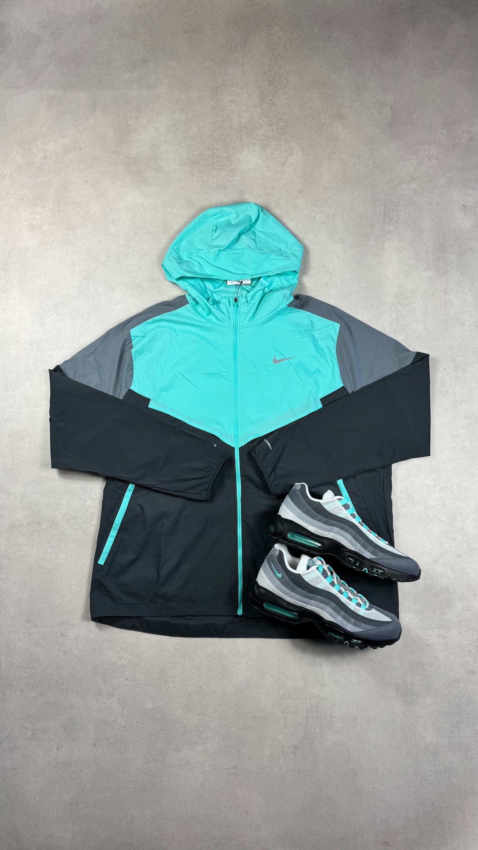 Nike UV Windrunner Mint/Grey