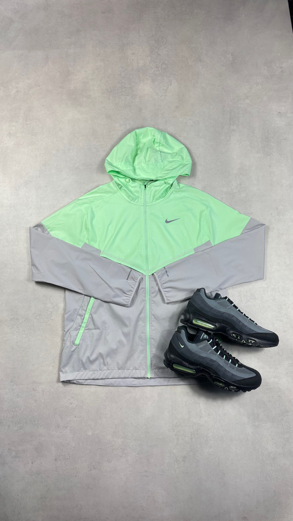 Nike UV Windrunner Vapour Green