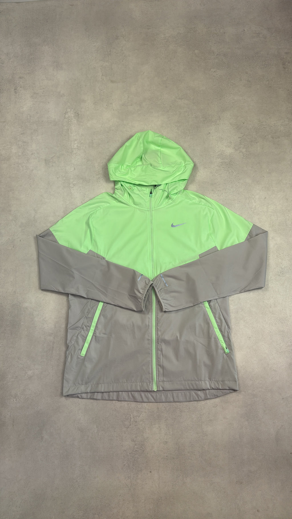 Nike UV Windrunner Vapour Green